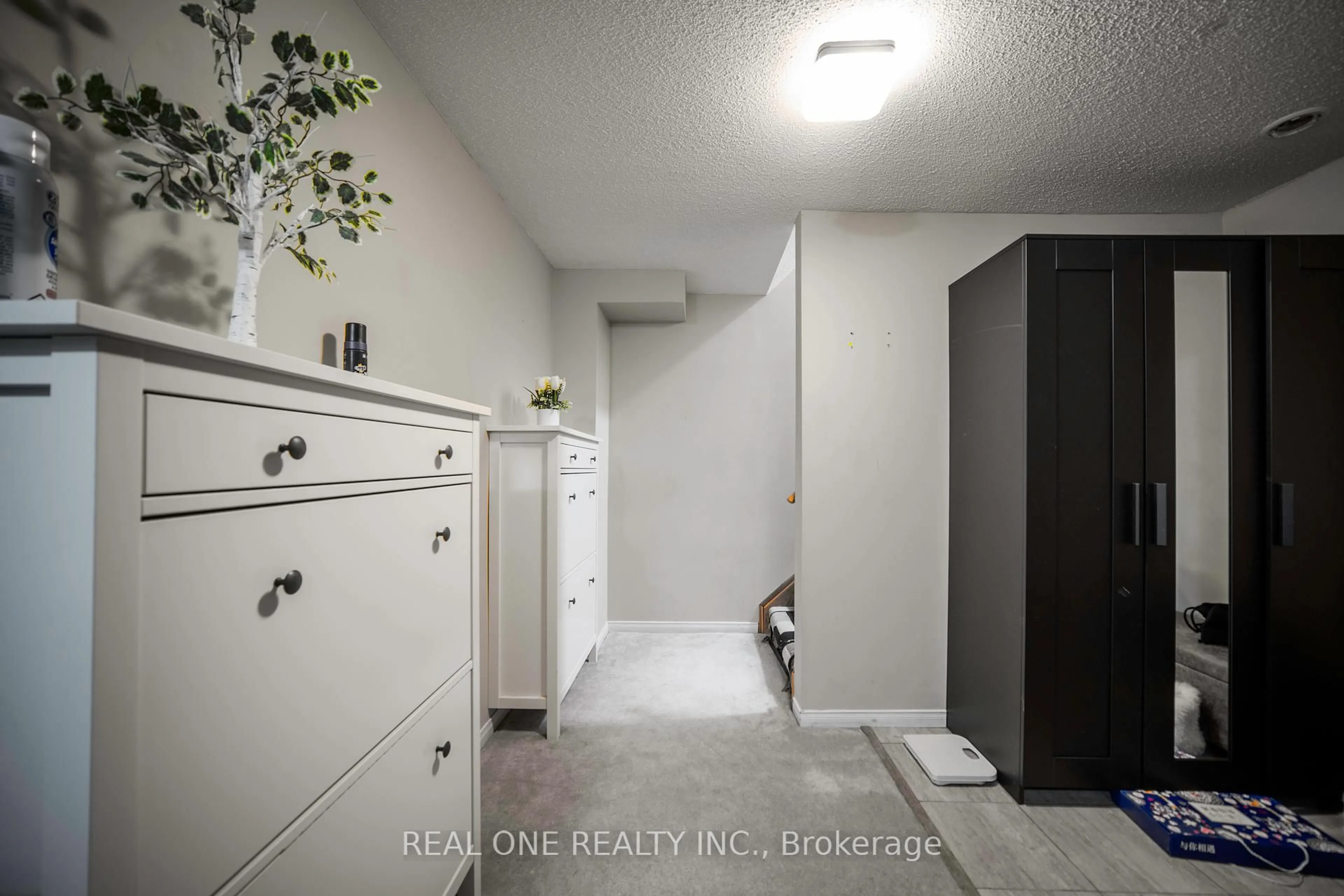 Unknown for 499 Jim Barber Crt, Newmarket Ontario L3Y 9E6