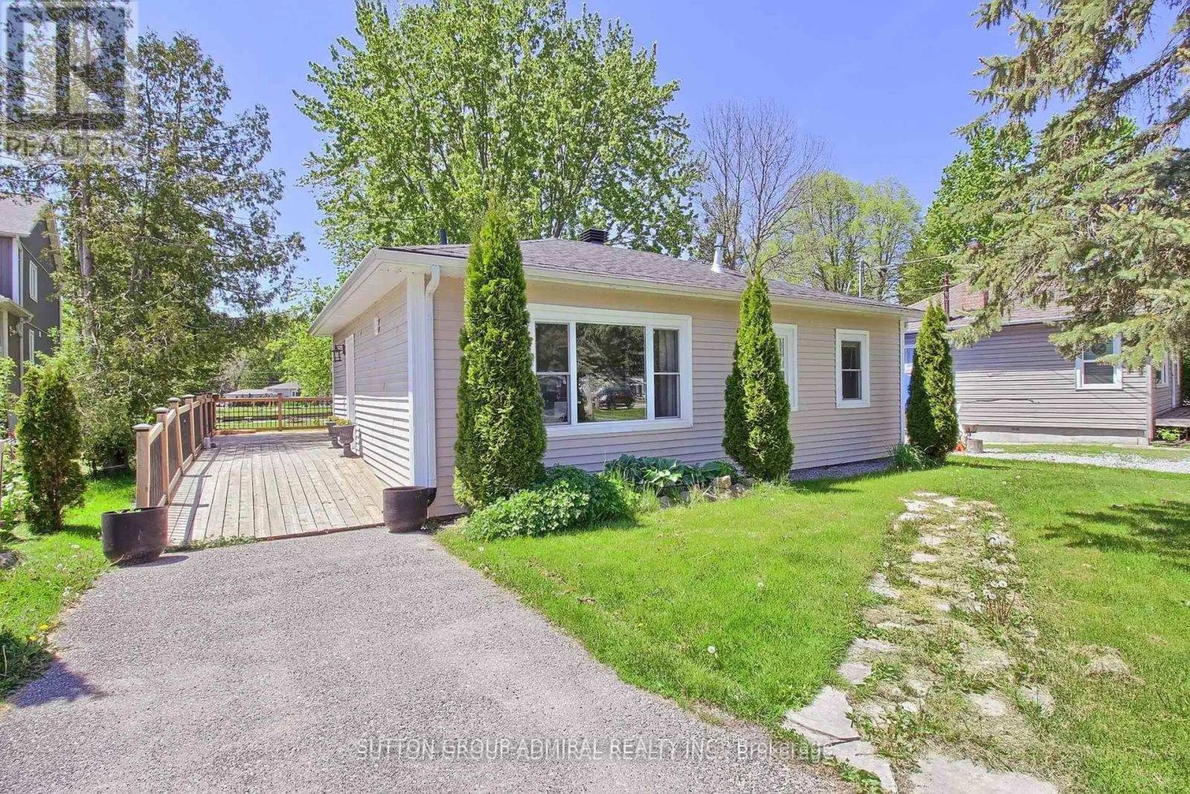 Unknown for 40 Isle Vista Dr, Georgina Ontario L0E 1N0