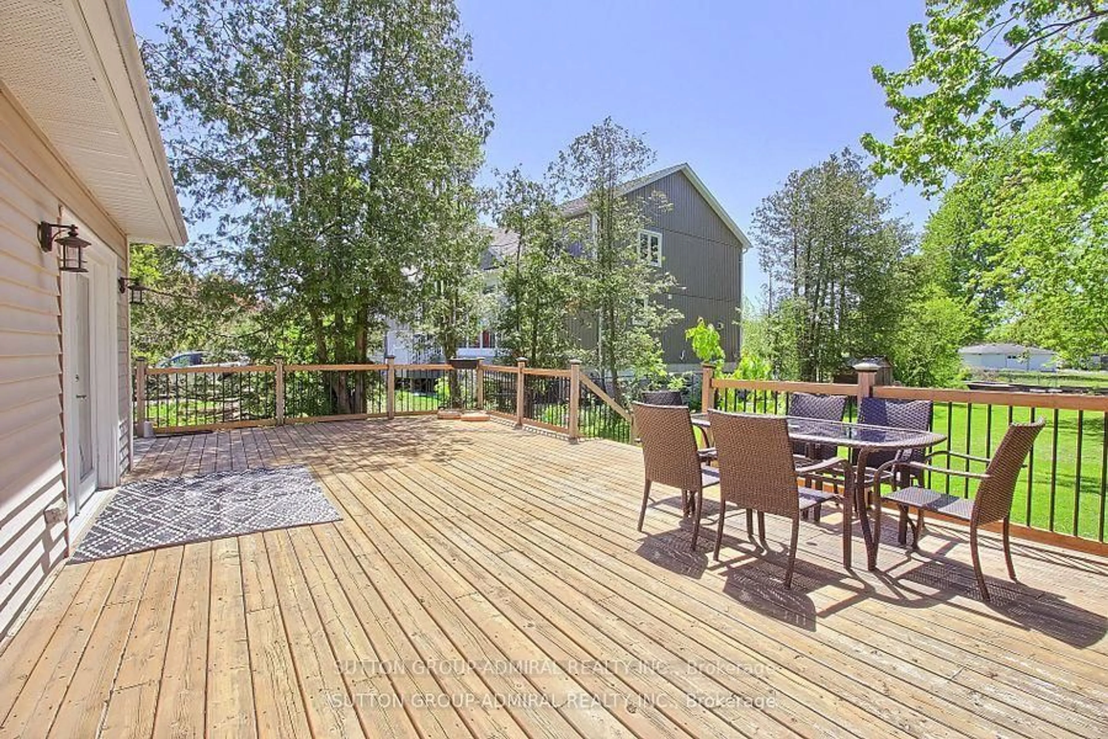 Patio, water/lake/river/ocean view for 40 Isle Vista Dr, Georgina Ontario L0E 1N0