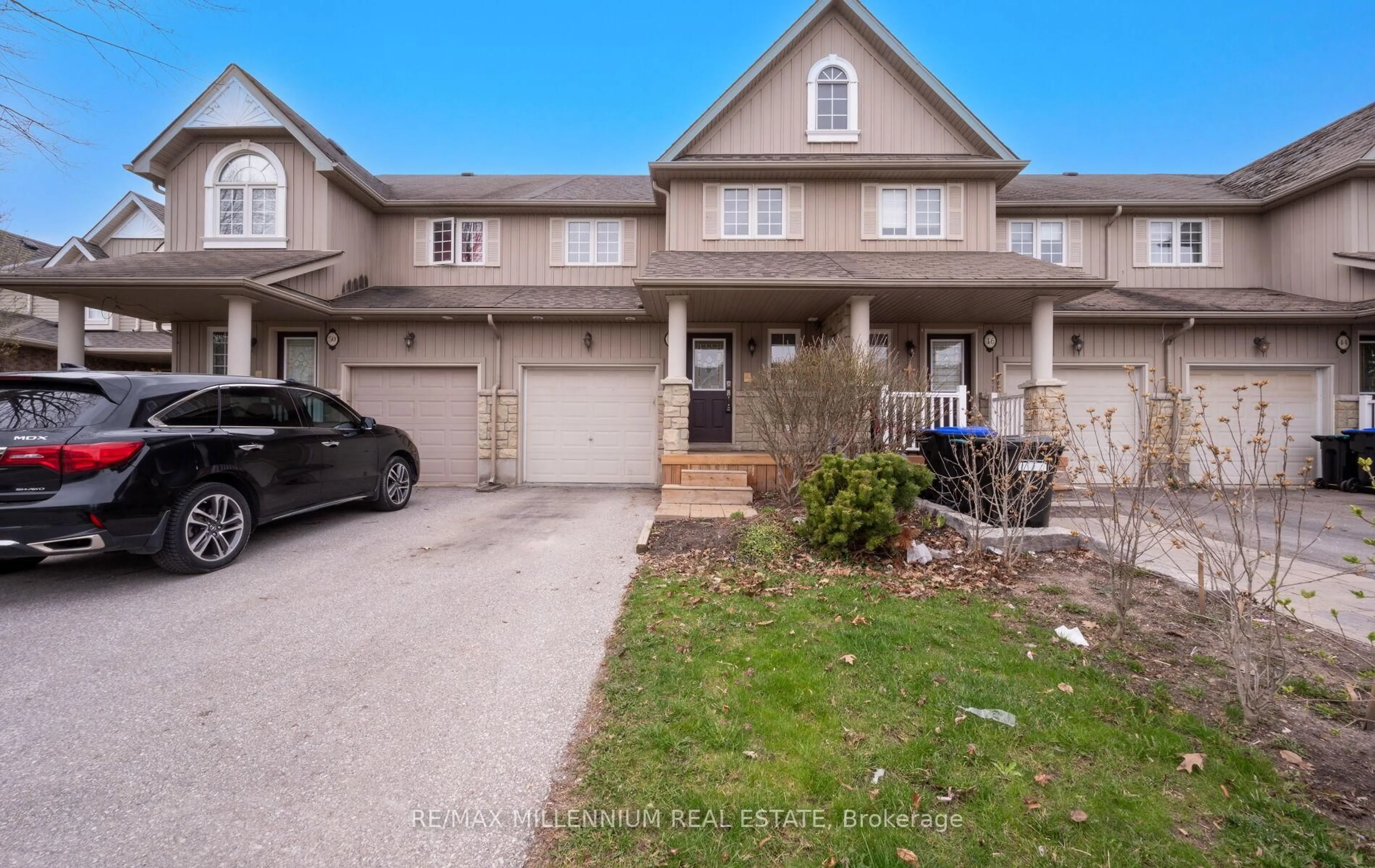 A pic from outside/outdoor area/front of a property/back of a property/a pic from drone, street for 48 Milne St, New Tecumseth Ontario L9R 0A6