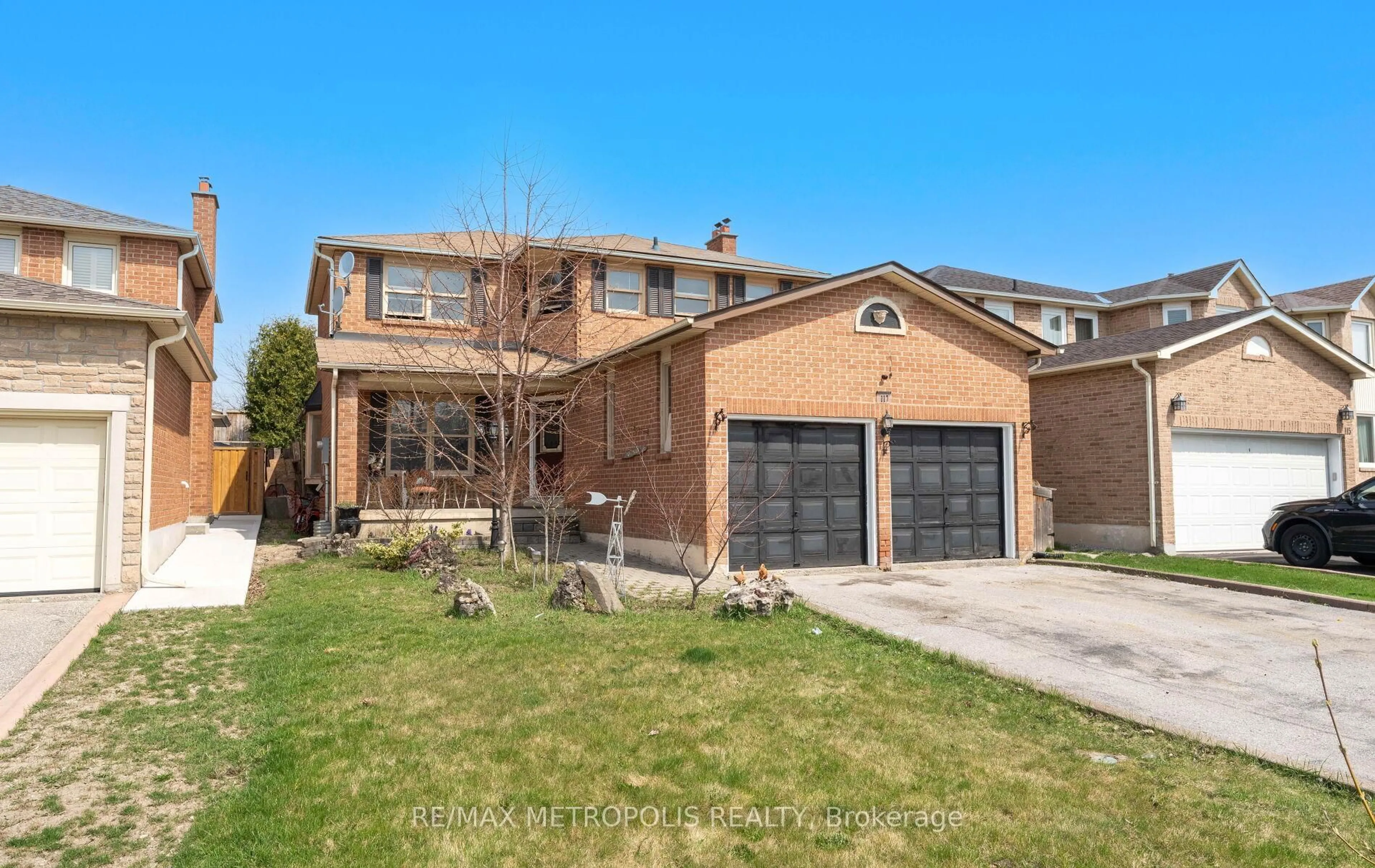 Home with brick exterior material, street for 117 O'CONNOR Cres, Richmond Hill Ontario L4C 7R7
