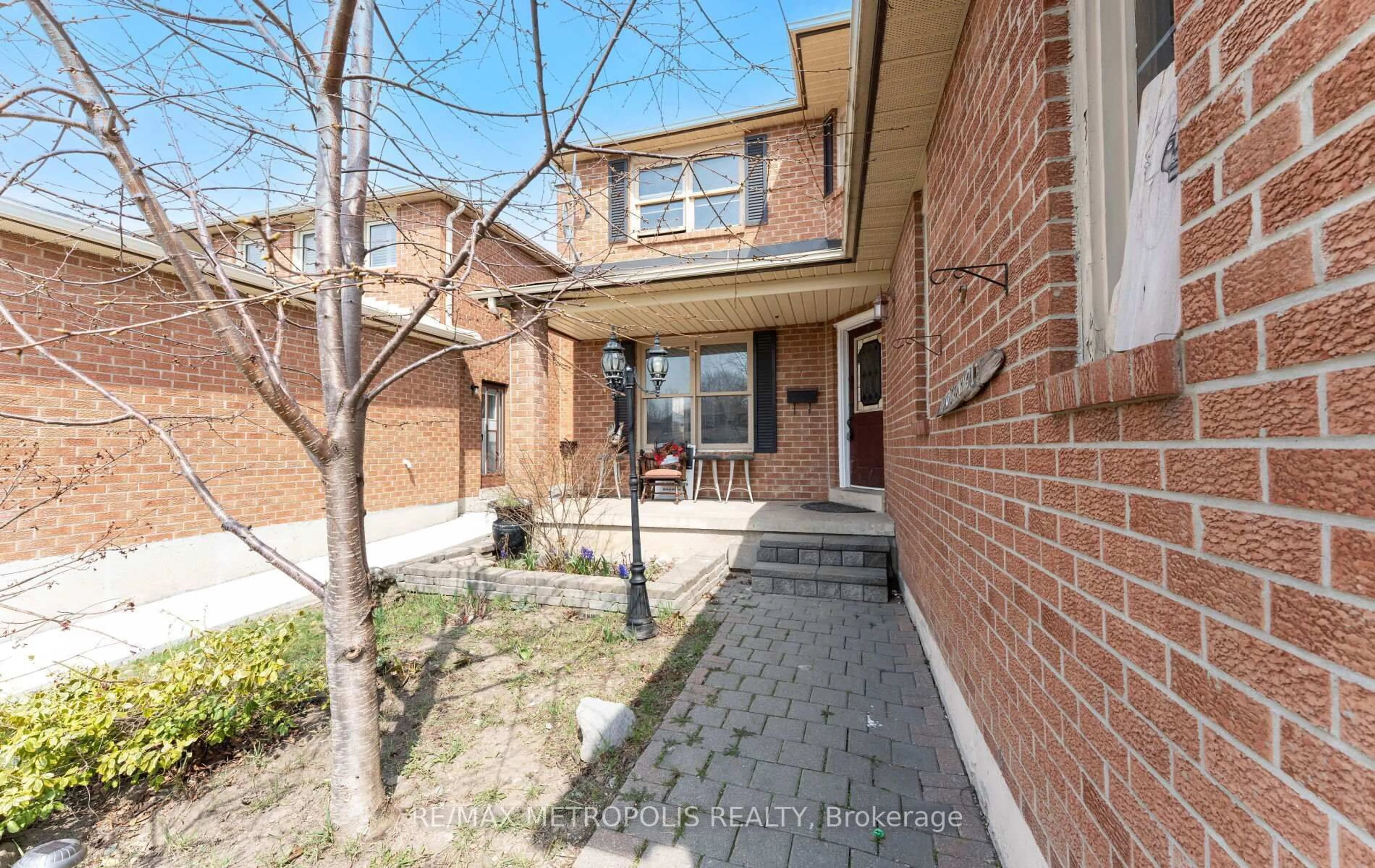 Home with brick exterior material, street for 117 O'CONNOR Cres, Richmond Hill Ontario L4C 7R7
