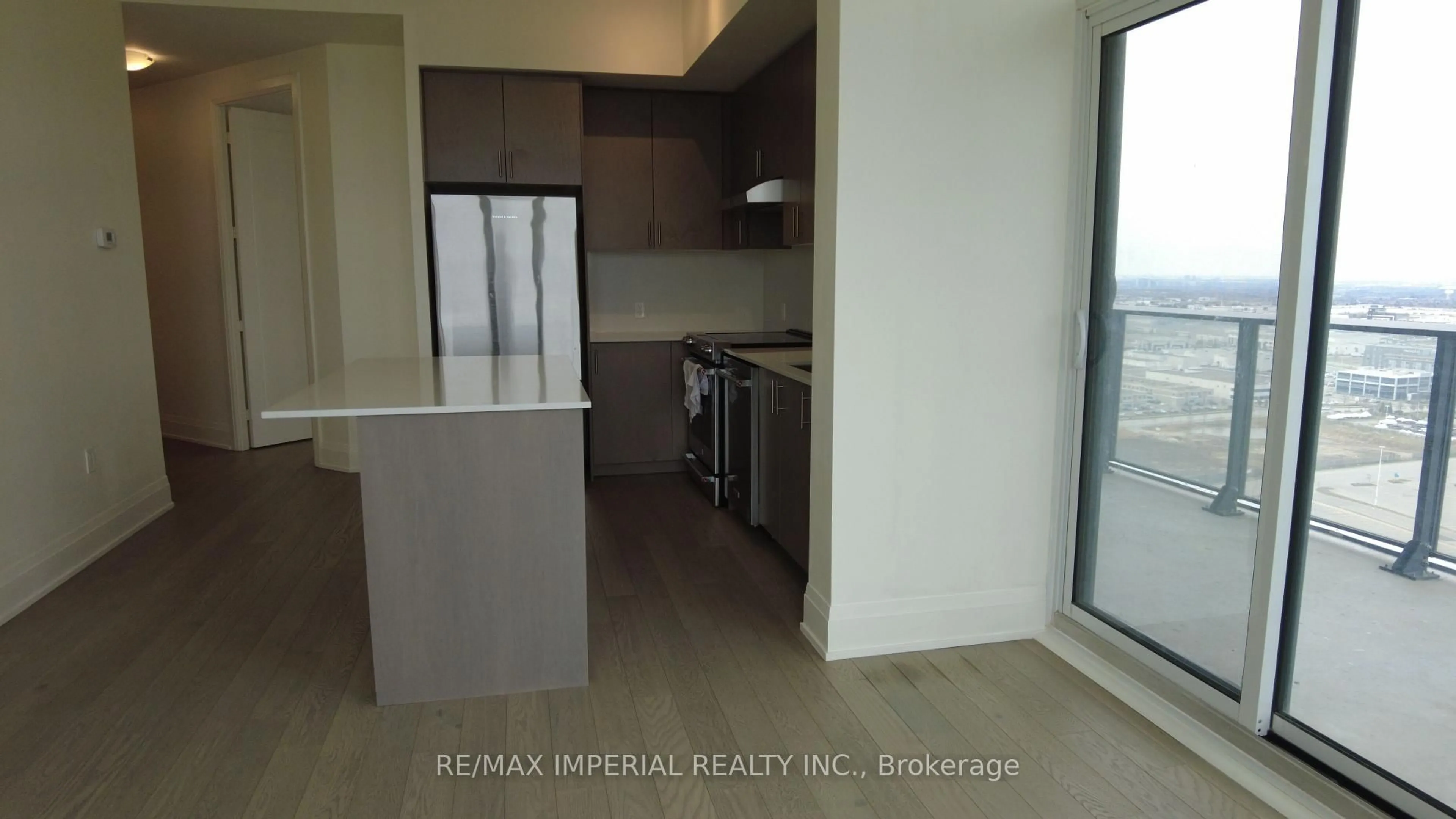Standard kitchen, ceramic/tile floor for 9000 Jane St #PH106, Vaughan Ontario L4K 0M6