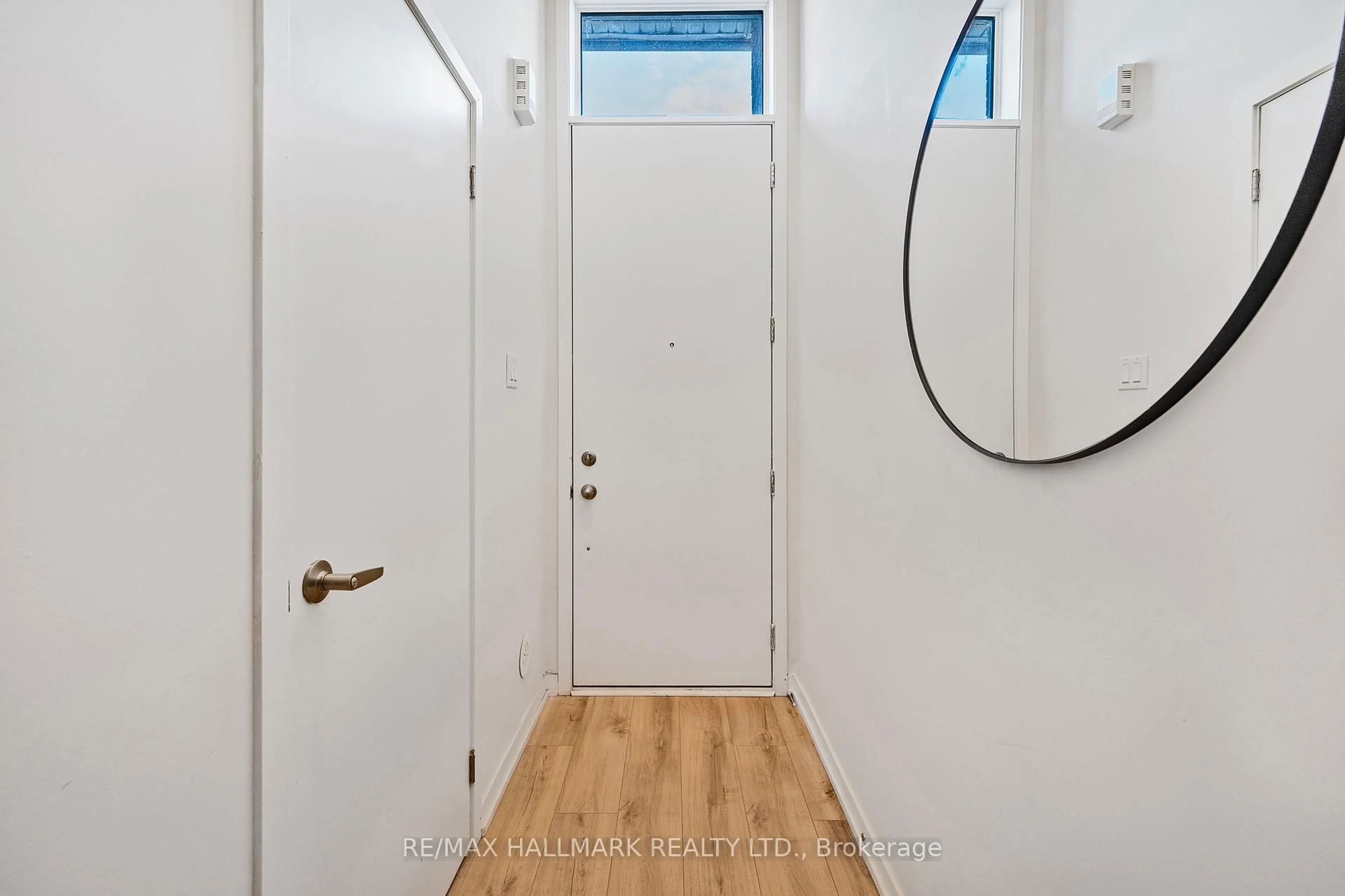 Indoor entryway for 29 Rattenbury Rd, Vaughan Ontario L6A 5C5