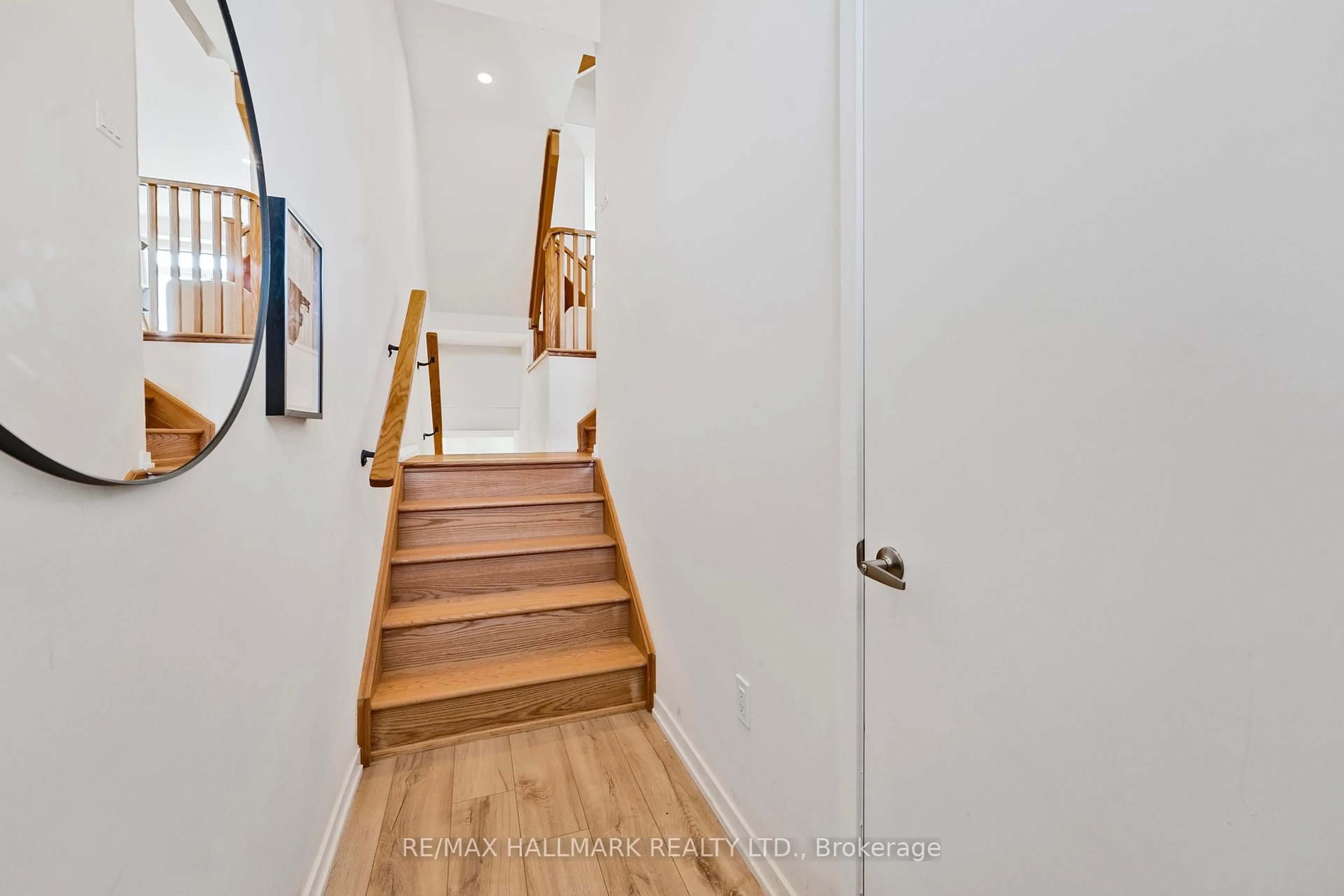 Unknown for 29 Rattenbury Rd, Vaughan Ontario L6A 5C5