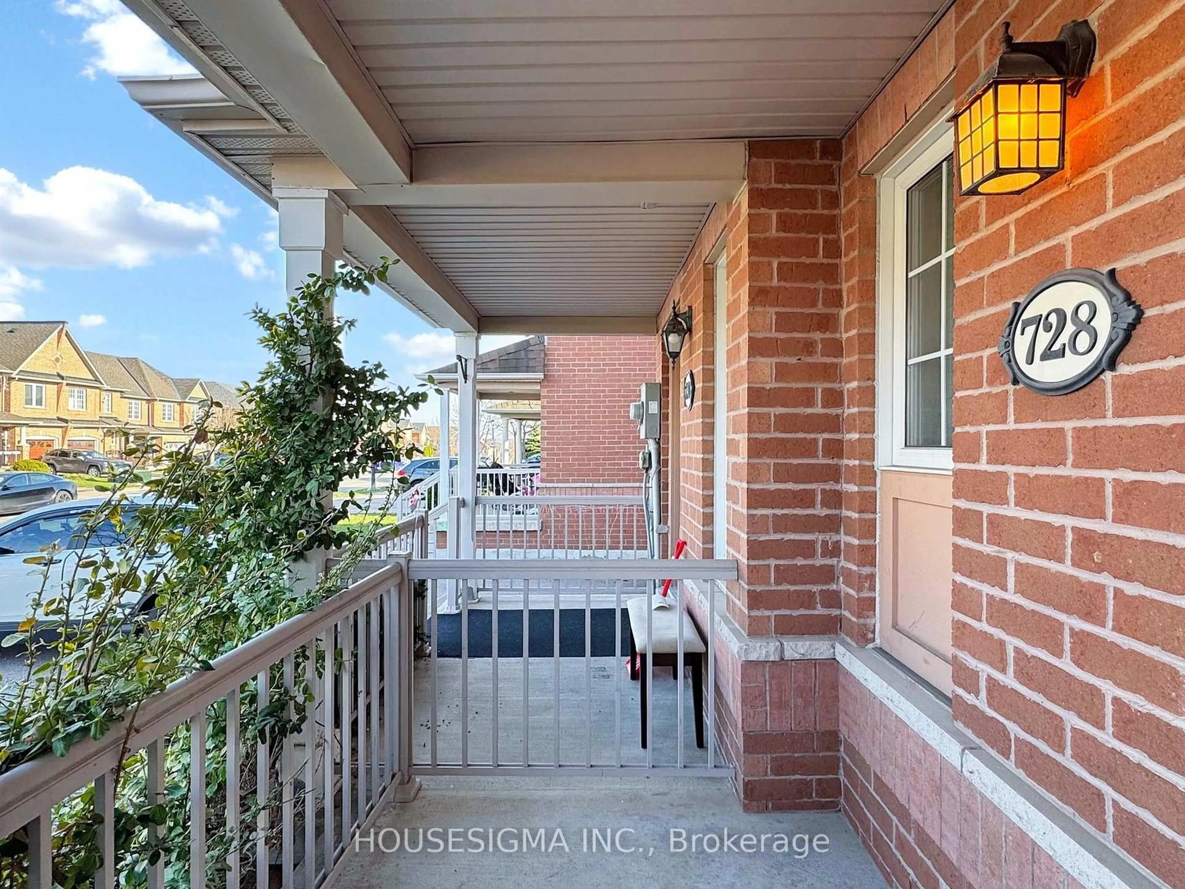 Balcony in the apartment, street for 728 Joe Persechini Dr, Newmarket Ontario L3X 2S1