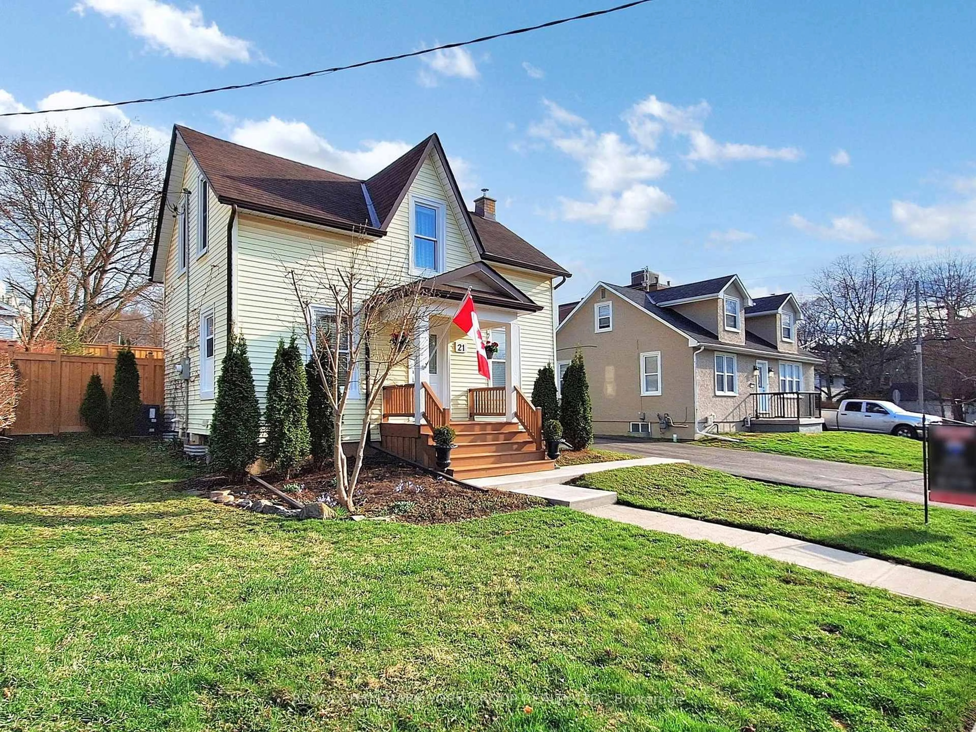 Unknown for 21 Irwin Ave, Aurora Ontario L4G 3G1