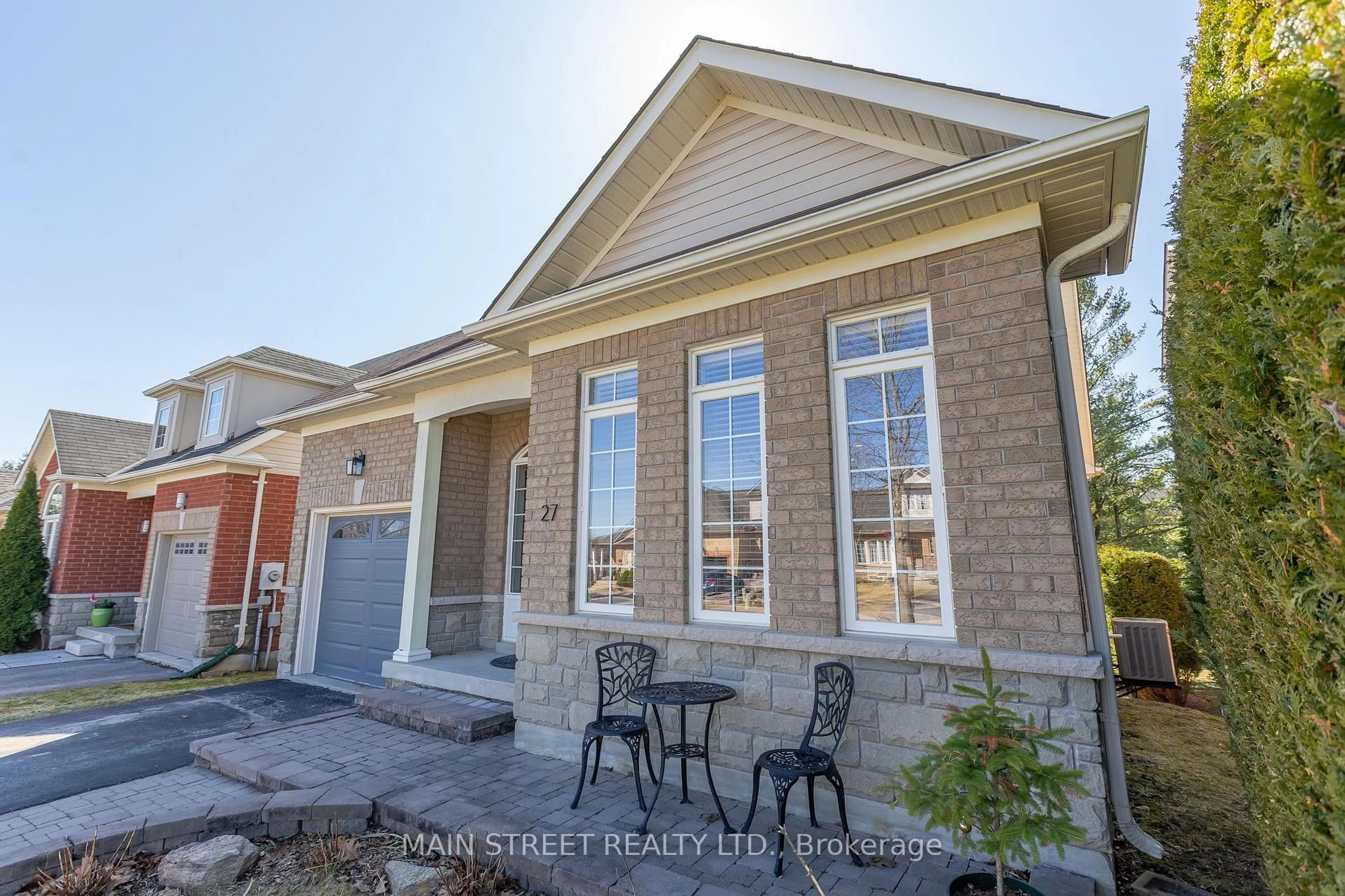 Home with brick exterior material, unknown for 27 Meadow's End Cres, Uxbridge Ontario L9P 0A5