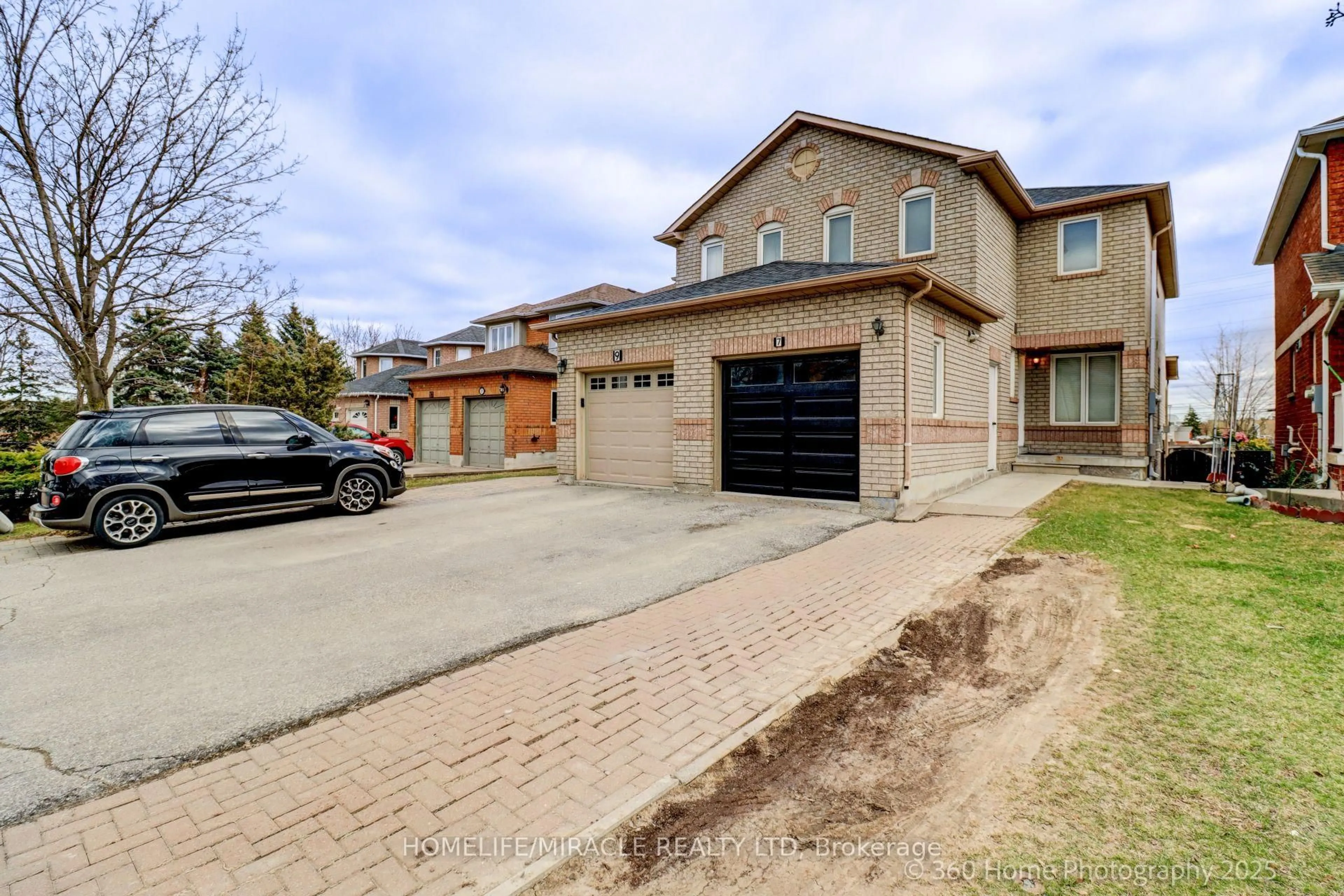 Home with brick exterior material, street for 7 Creekwood Crt, Vaughan Ontario L4L 9E6