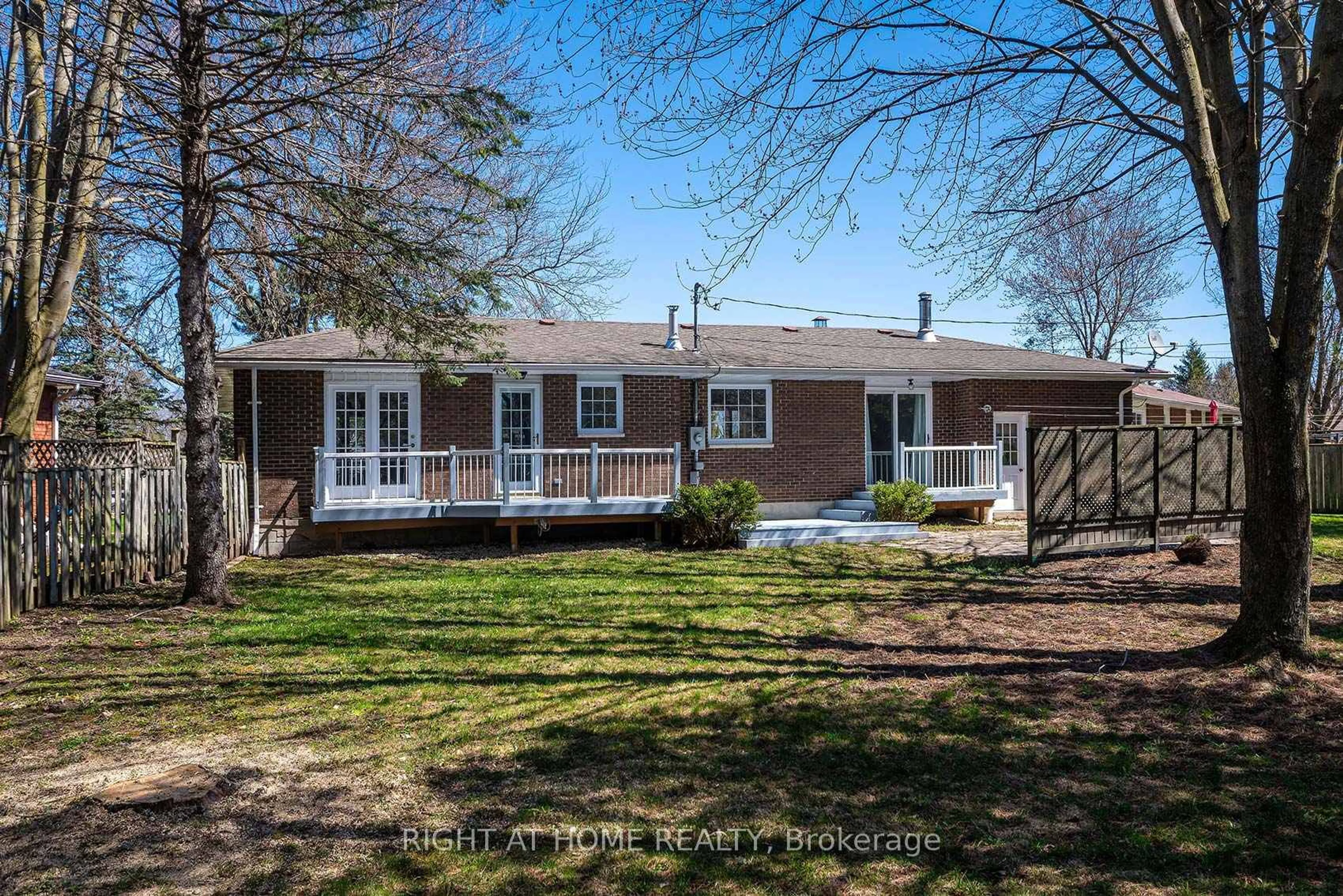 Home with brick exterior material, street for 17 Oak St, New Tecumseth Ontario L9R 1M9