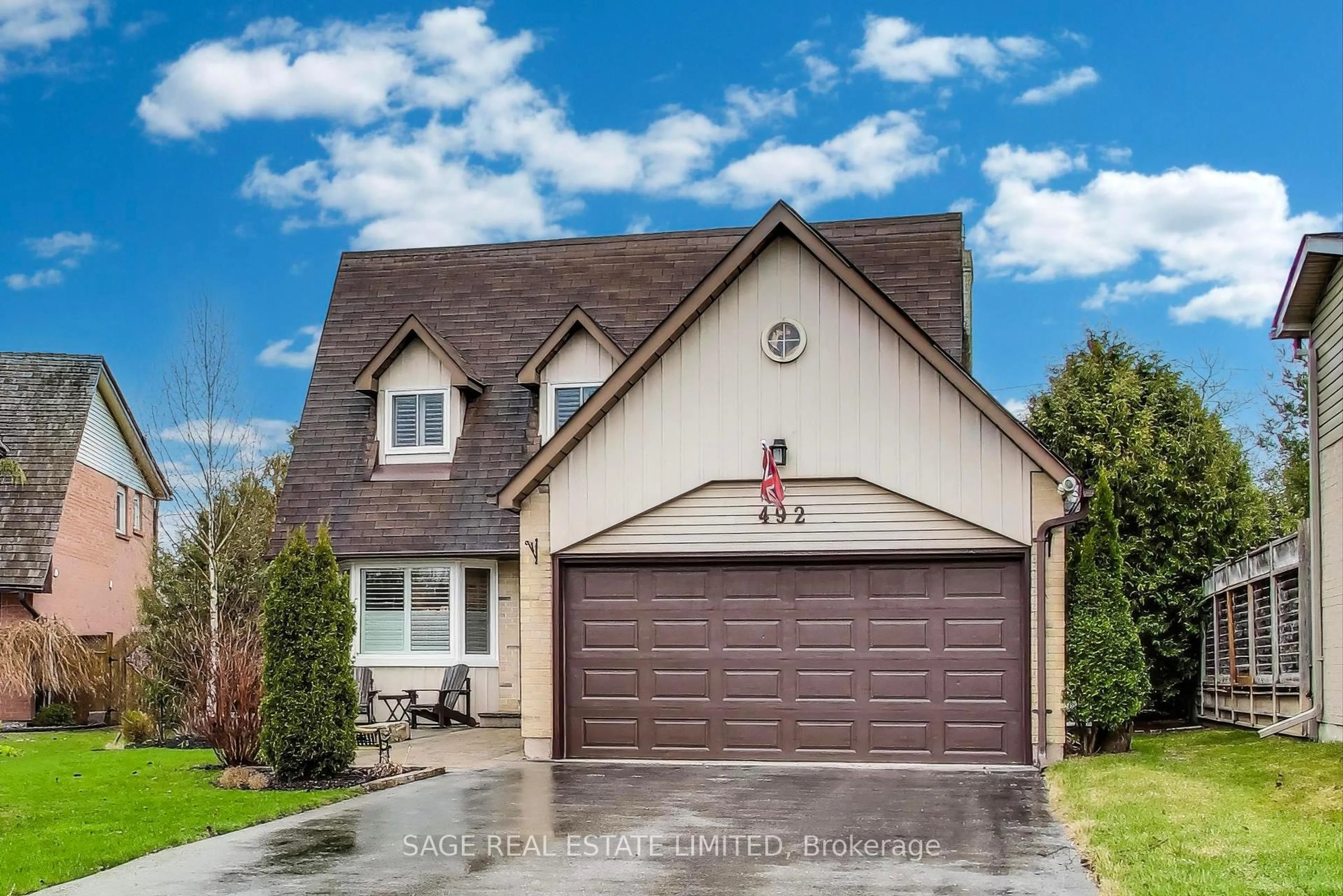 Home with vinyl exterior material, street for 492 Dover Cres, Newmarket Ontario L3Y 6C7