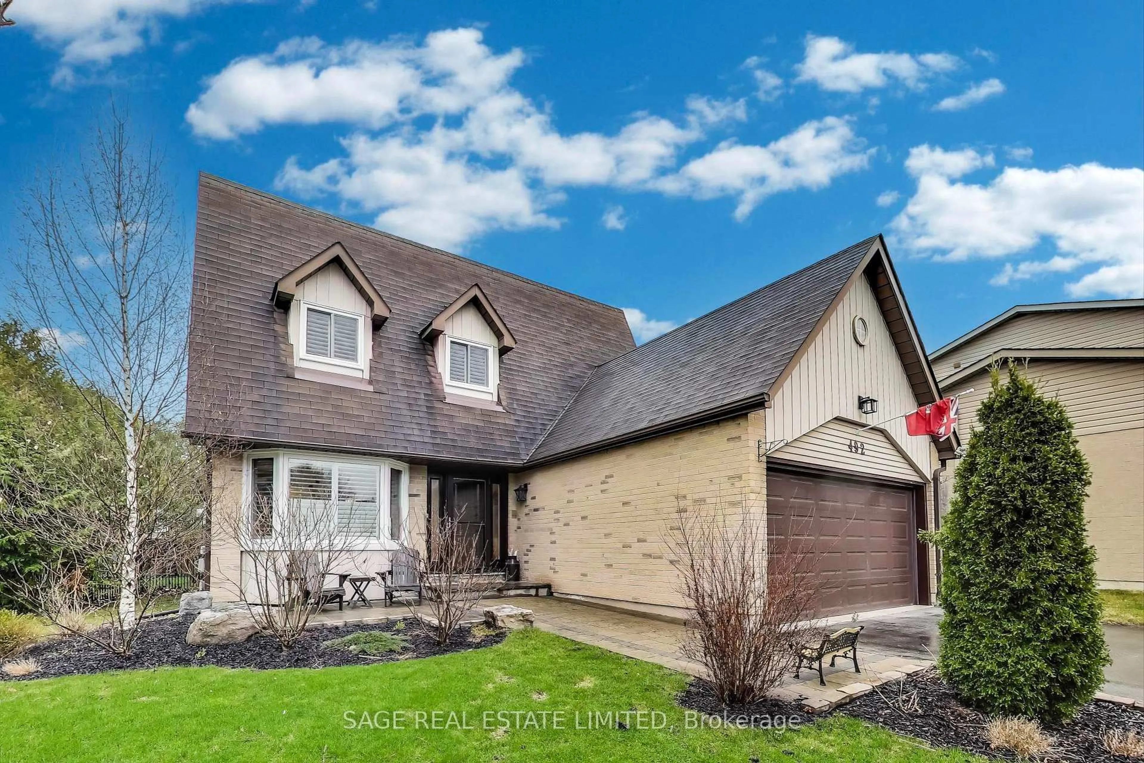 Home with brick exterior material, street for 492 Dover Cres, Newmarket Ontario L3Y 6C7