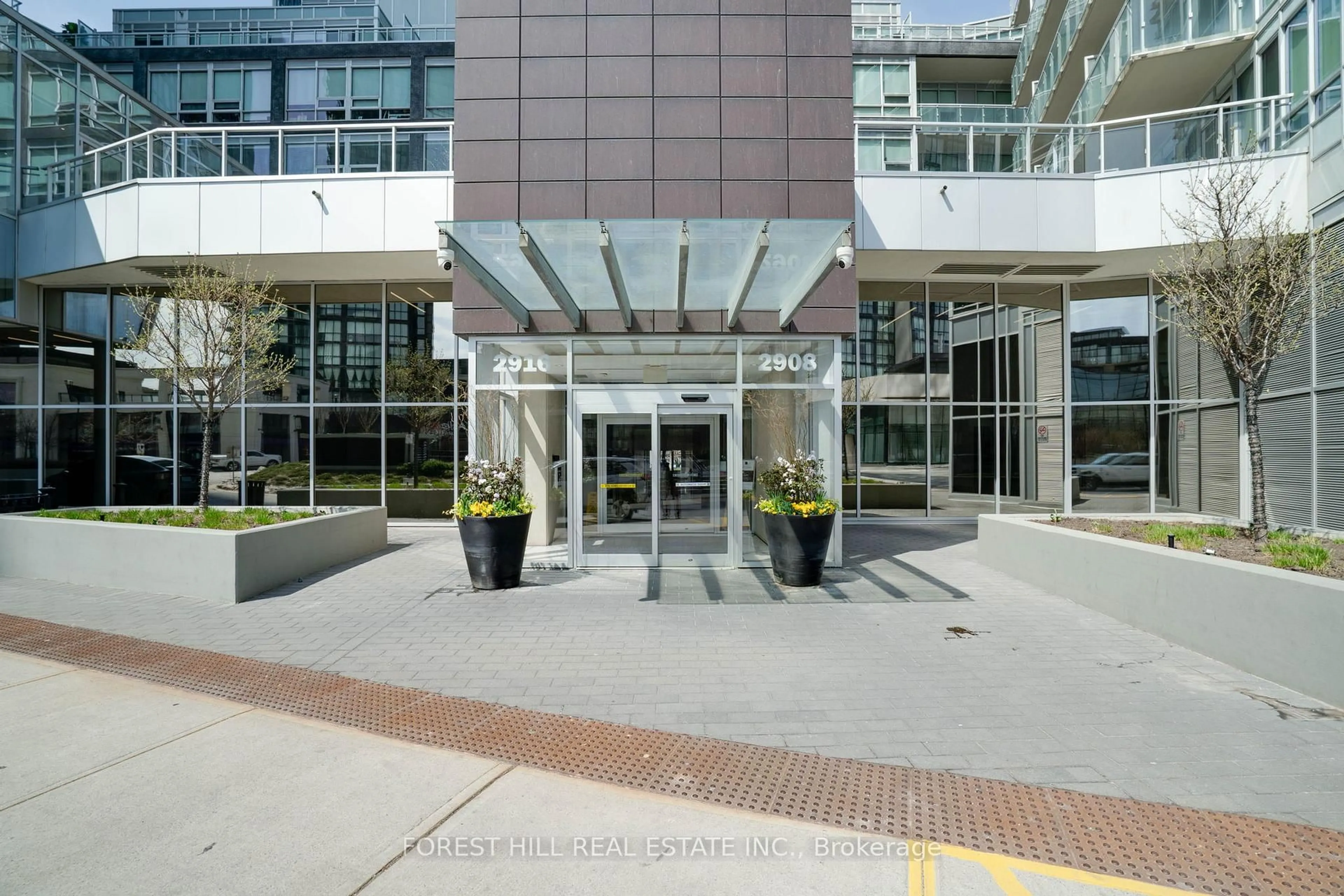 Indoor foyer for 2908 Highway 7 N/A #206, Vaughan Ontario L4K 0K5