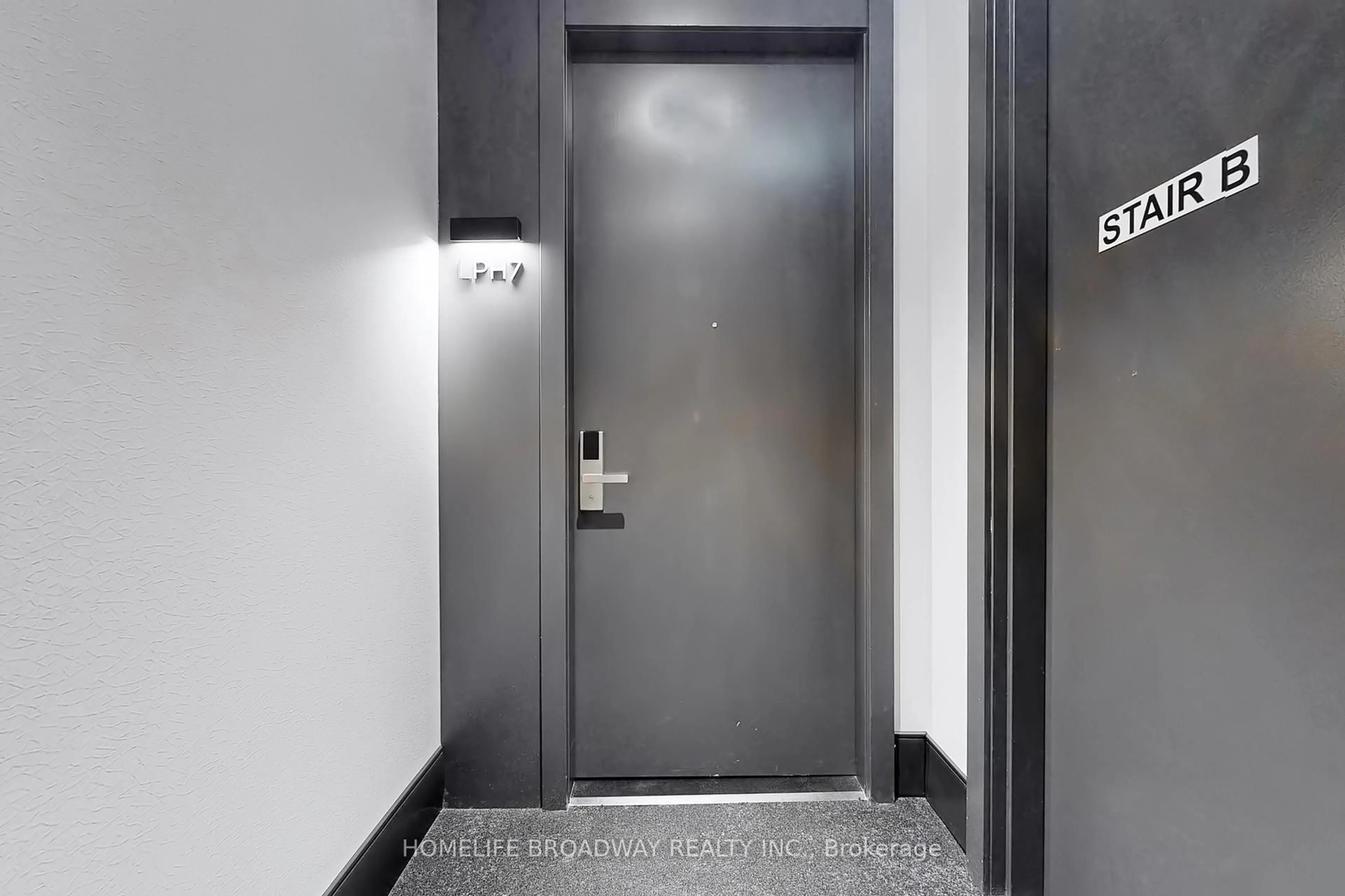 Indoor foyer for 12 Gandhi Lane #LPH07, Markham Ontario L3T 0G8