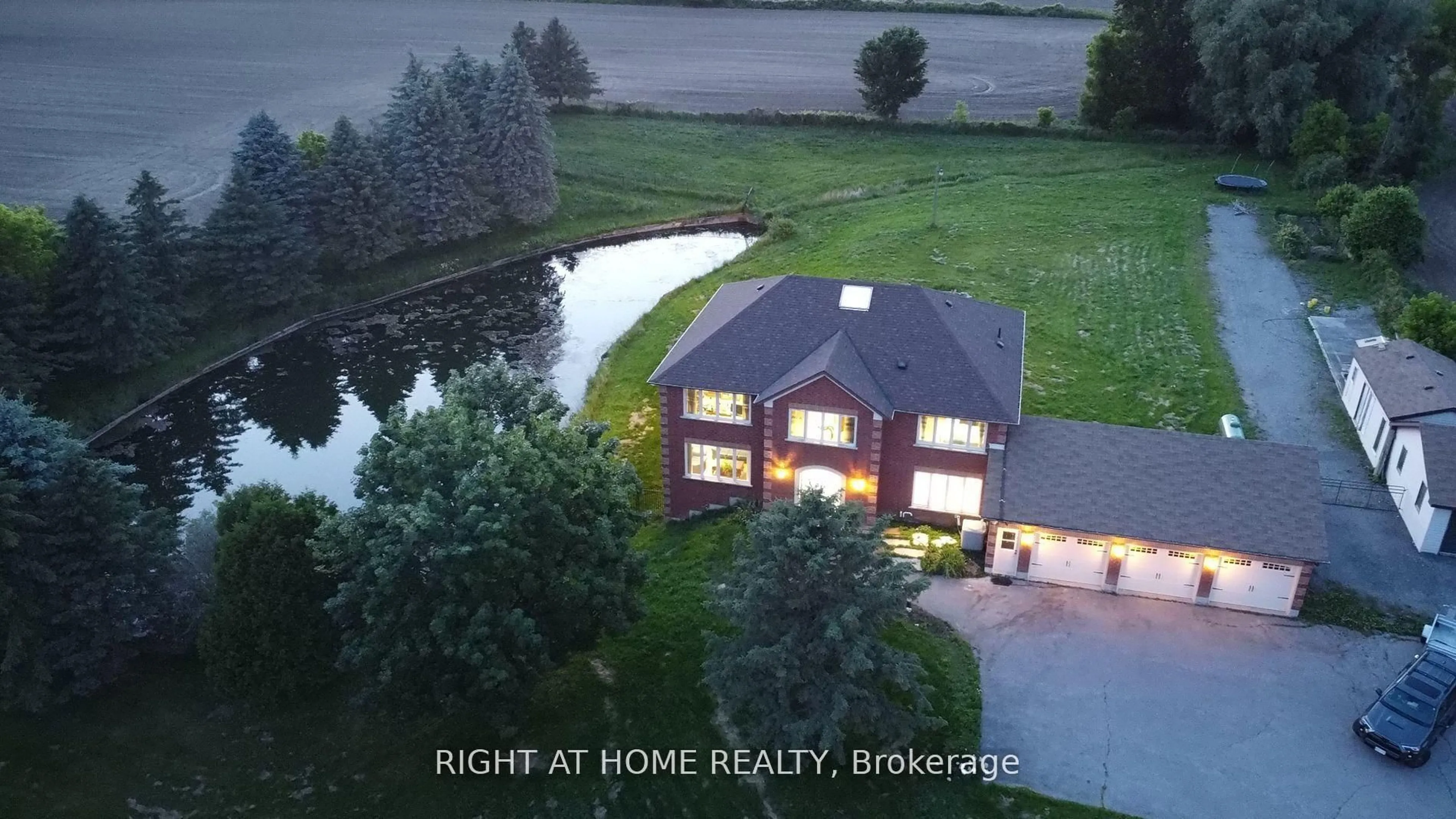 A pic from outside/outdoor area/front of a property/back of a property/a pic from drone, water/lake/river/ocean view for 1008 Mount Albert Rd, East Gwillimbury Ontario L0G 1V0