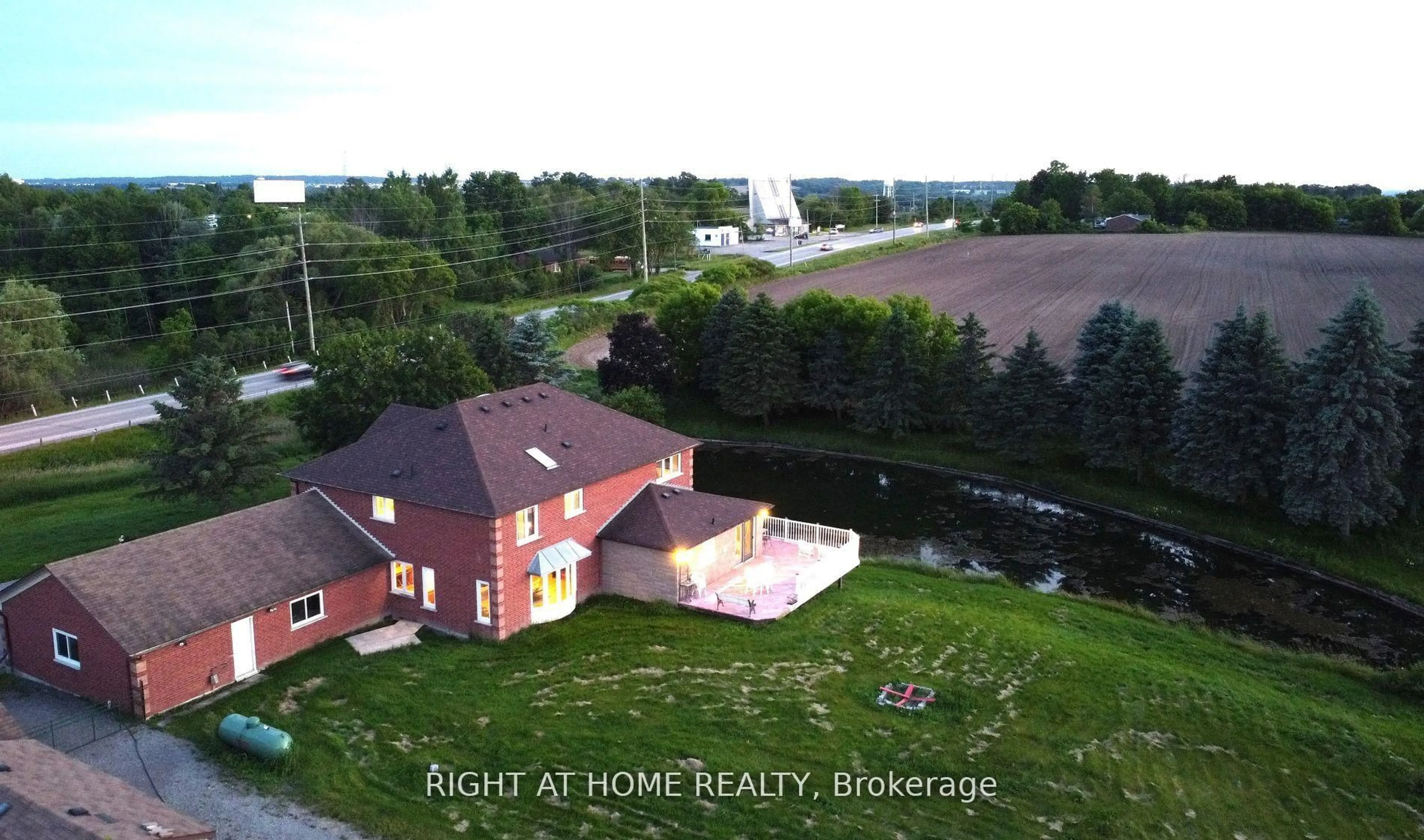 A pic from outside/outdoor area/front of a property/back of a property/a pic from drone, water/lake/river/ocean view for 1008 Mount Albert Rd, East Gwillimbury Ontario L0G 1V0