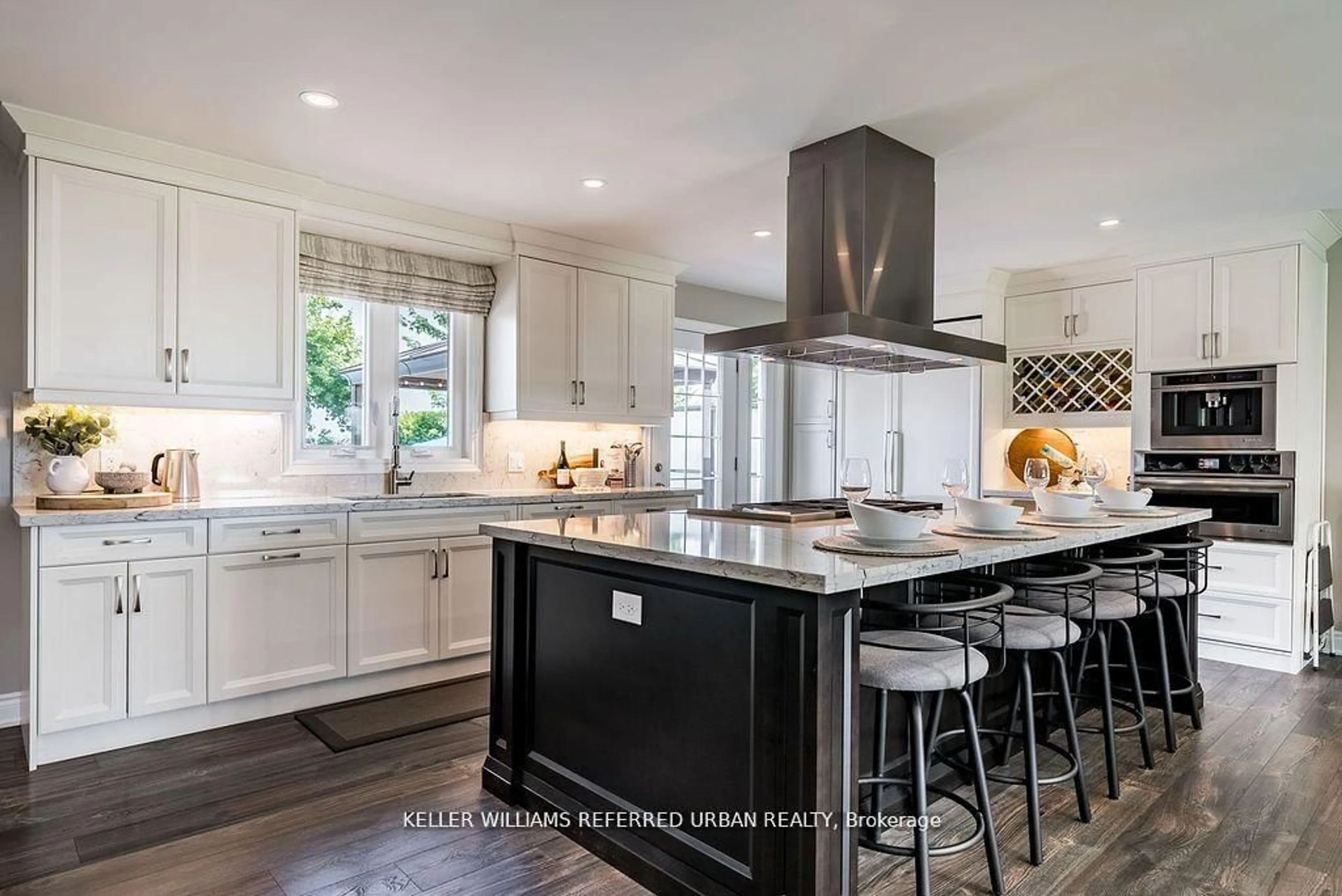 Open concept kitchen, ceramic/tile floor for 4310 Line 6 N/A, Bradford West Gwillimbury Ontario L3Z 2A4