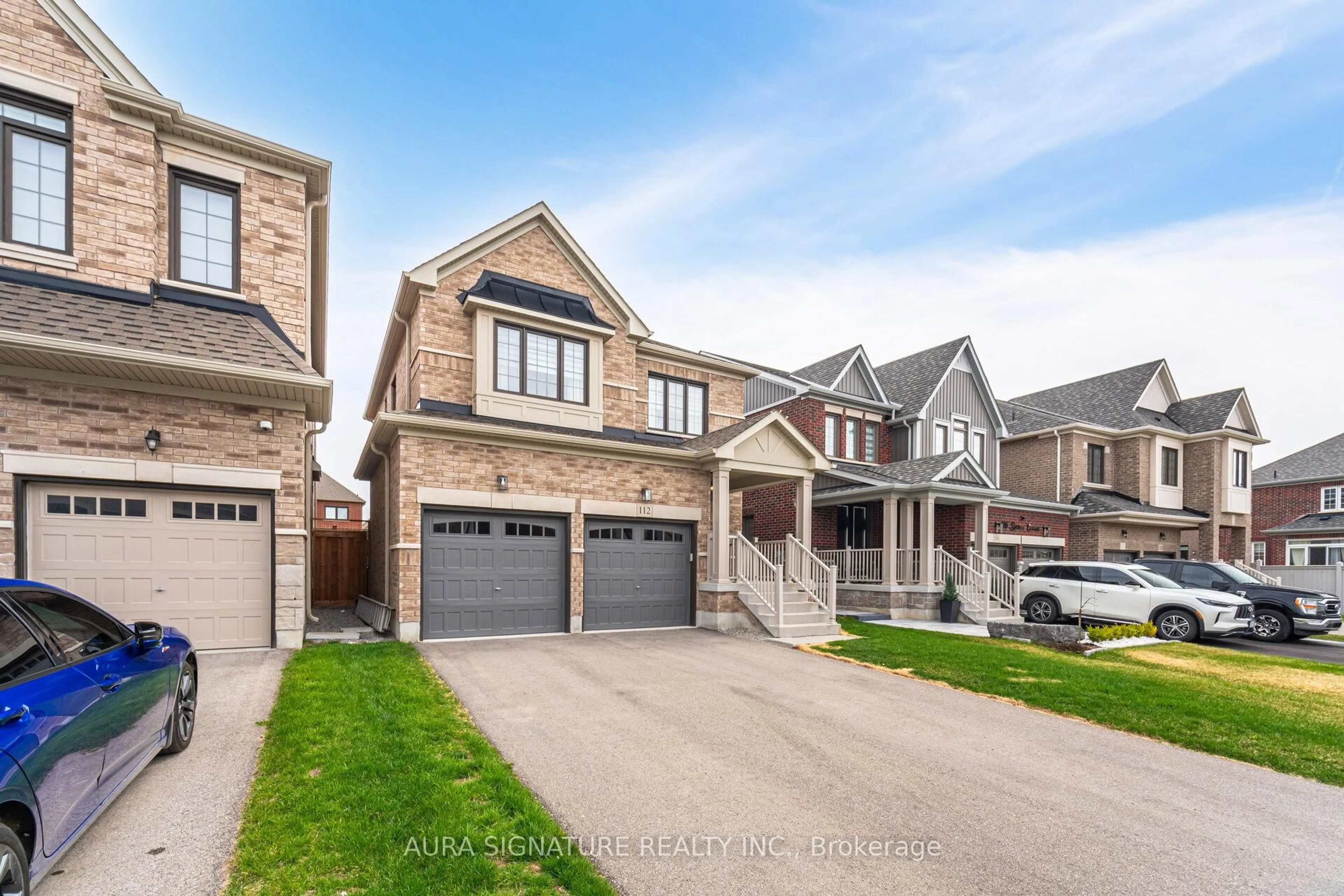 Home with brick exterior material, street for 112 Bartram Cres, Bradford West Gwillimbury Ontario L3Z 4J2