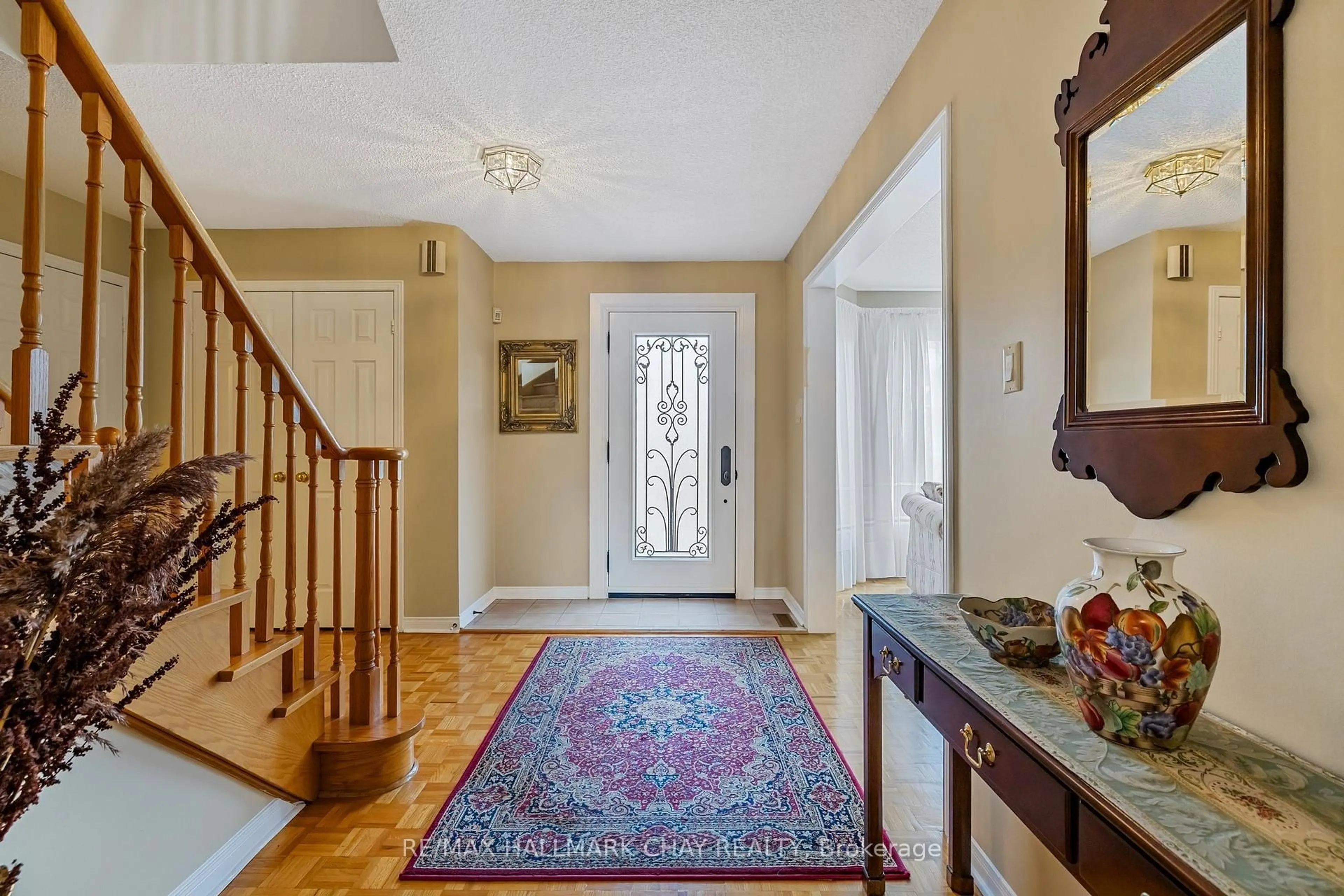 Indoor foyer for 21 Wheatley Rd, Vaughan Ontario L6A 1V3