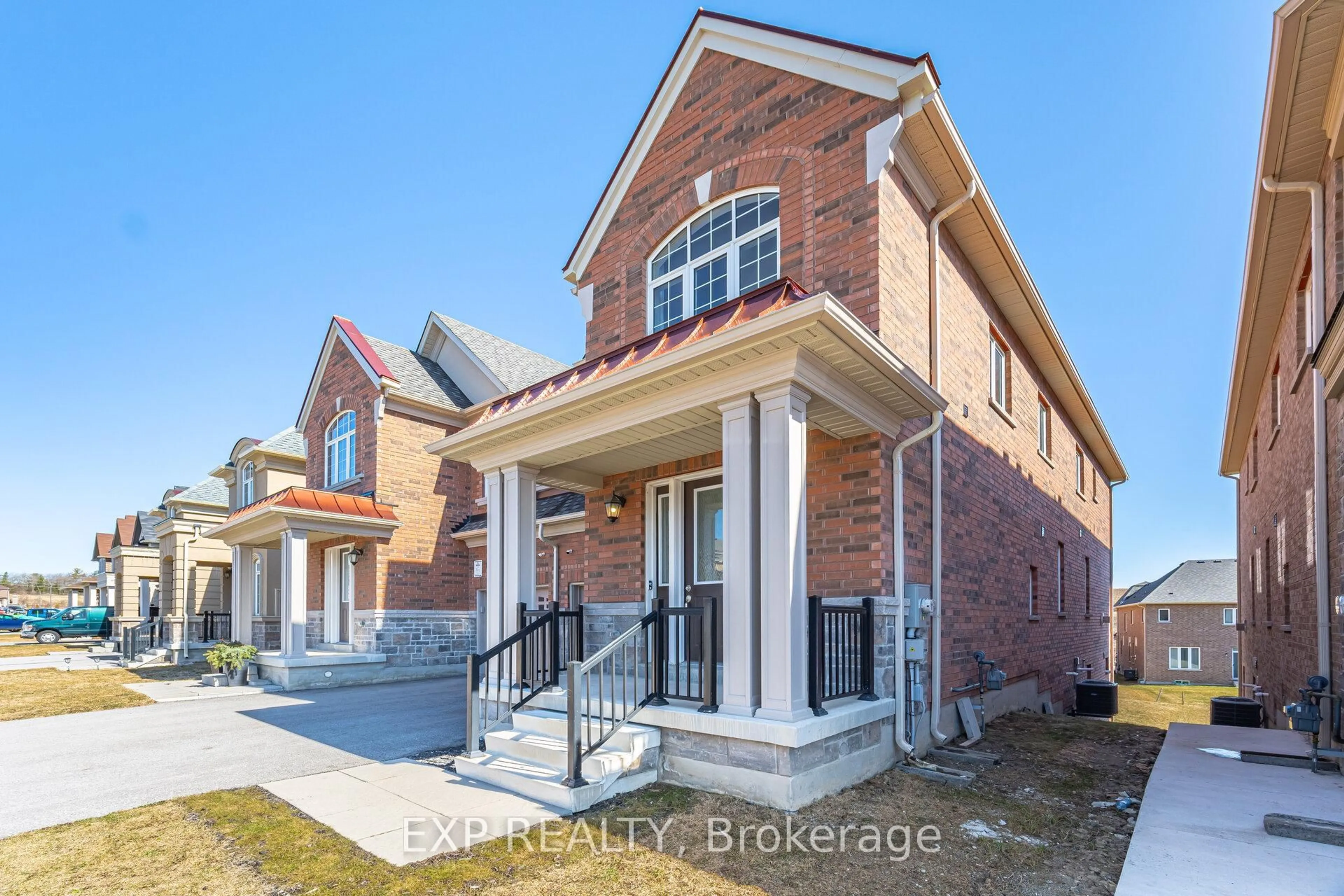Home with brick exterior material, street for 32 Richard Boyd Dr, East Gwillimbury Ontario L9N 0S6