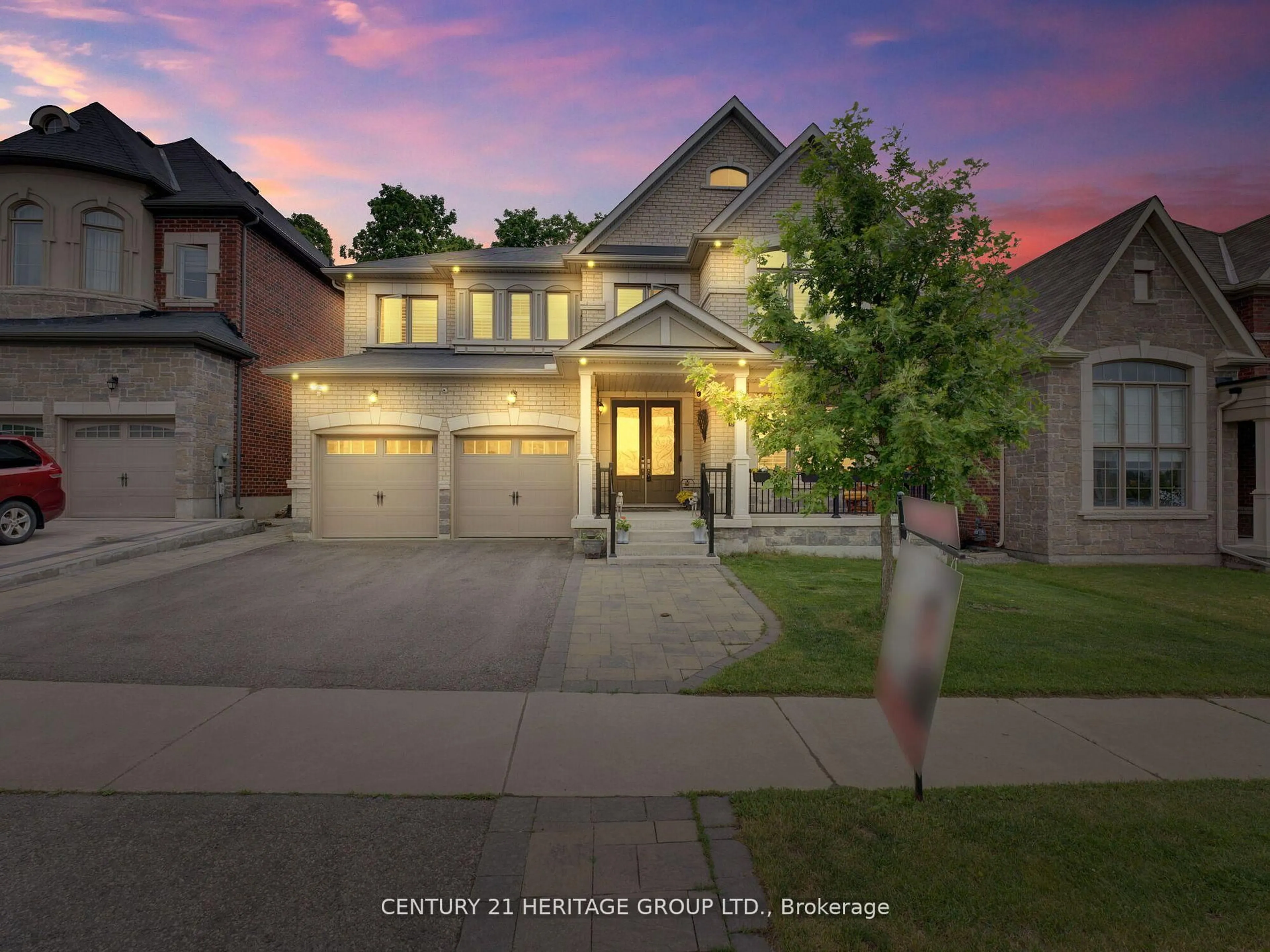 Home with brick exterior material, street for 629 McGregor Farm Tr, Newmarket Ontario L3X 0H3