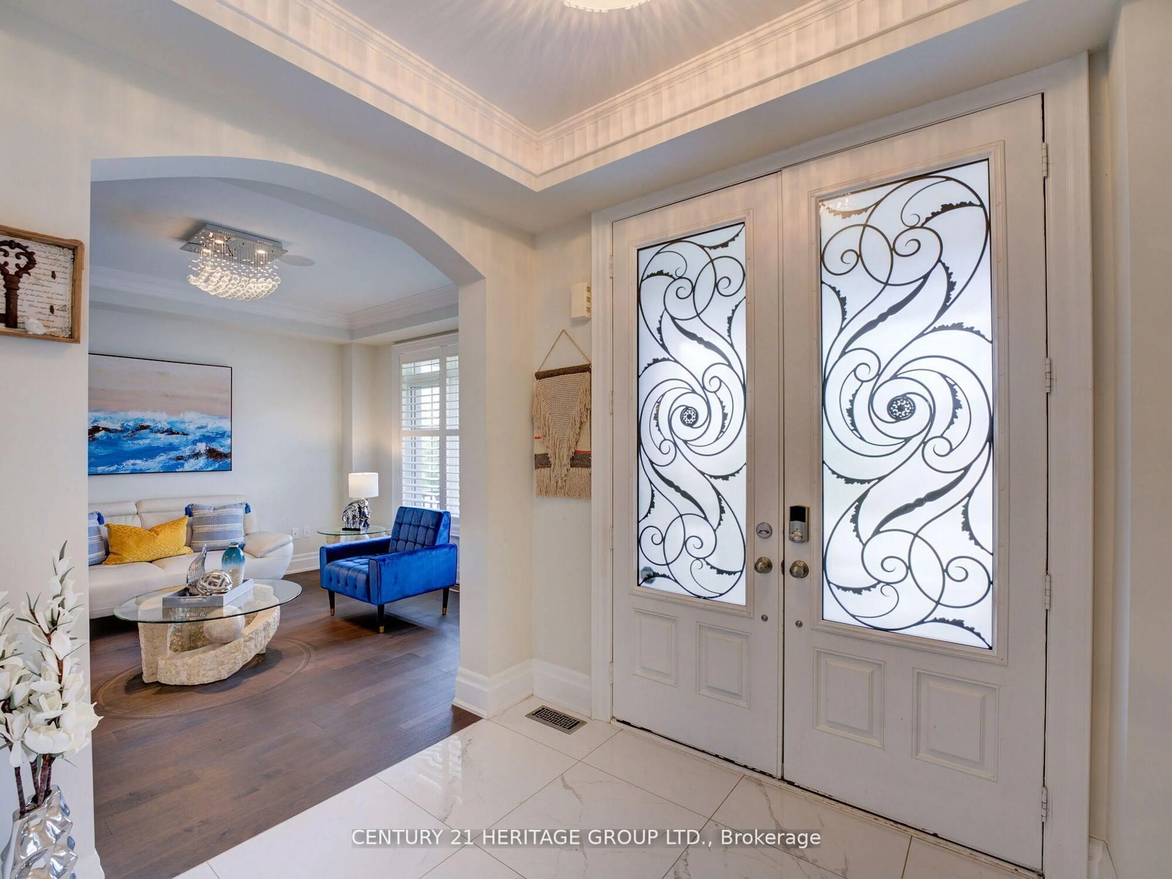 Indoor entryway for 629 McGregor Farm Tr, Newmarket Ontario L3X 0H3