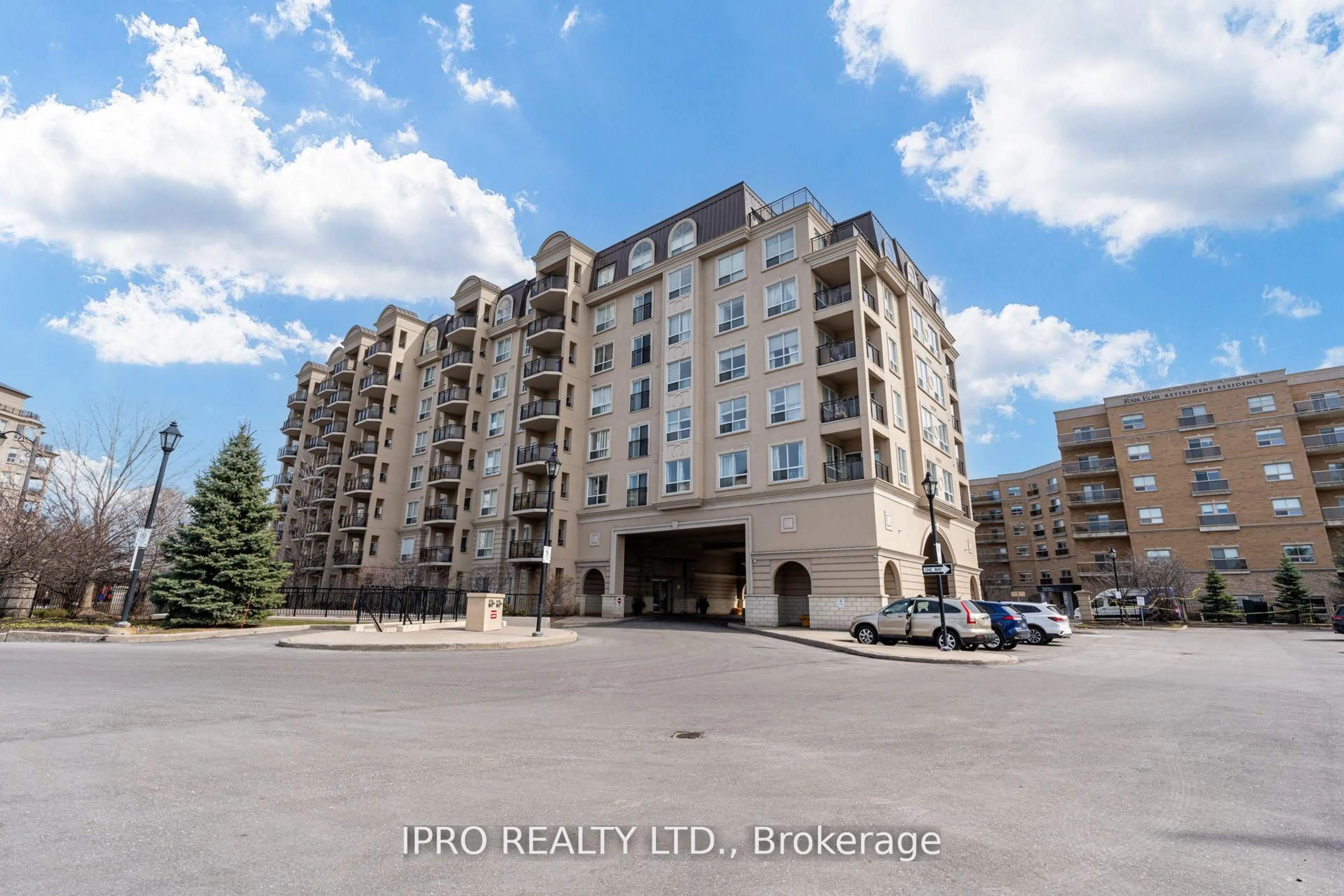 Unknown for 1 Maison Parc Crt #811, Vaughan Ontario L4J 9K1