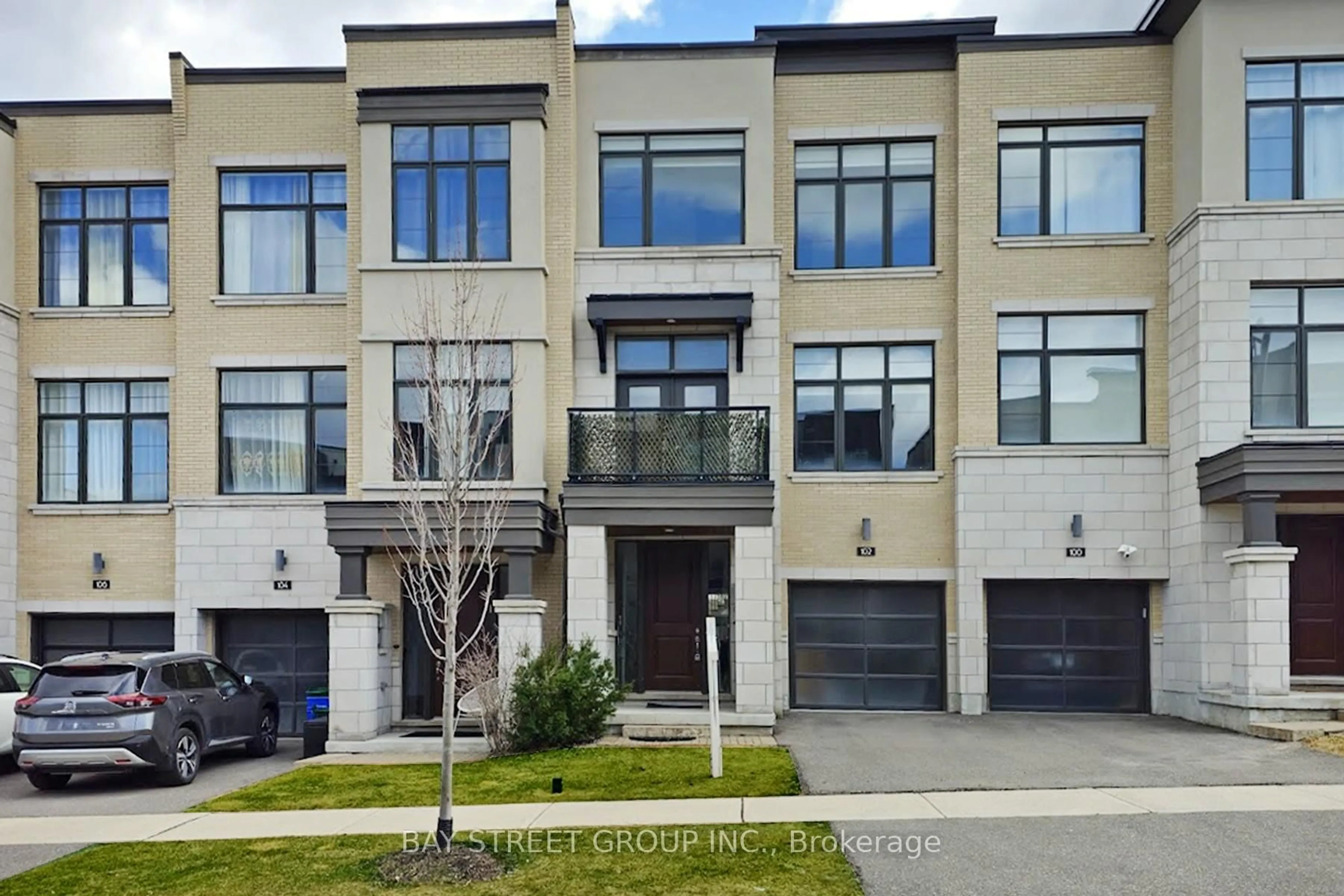 Home with brick exterior material, street for 102 Carrville Woods Circ, Vaughan Ontario L6A 4Z6