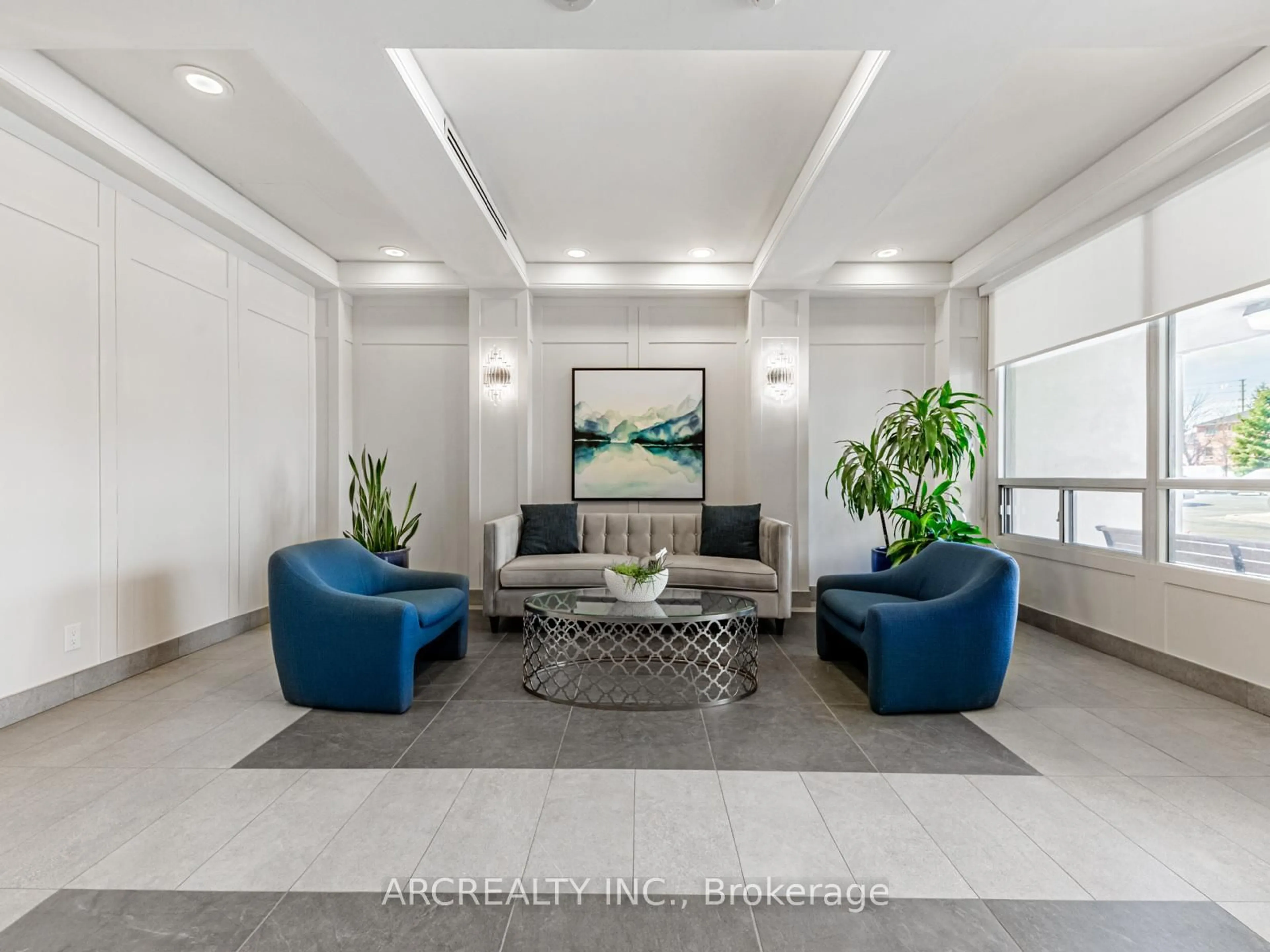 Lobby for 19 Northern Heights Dr #311, Richmond Hill Ontario L4B 4M4