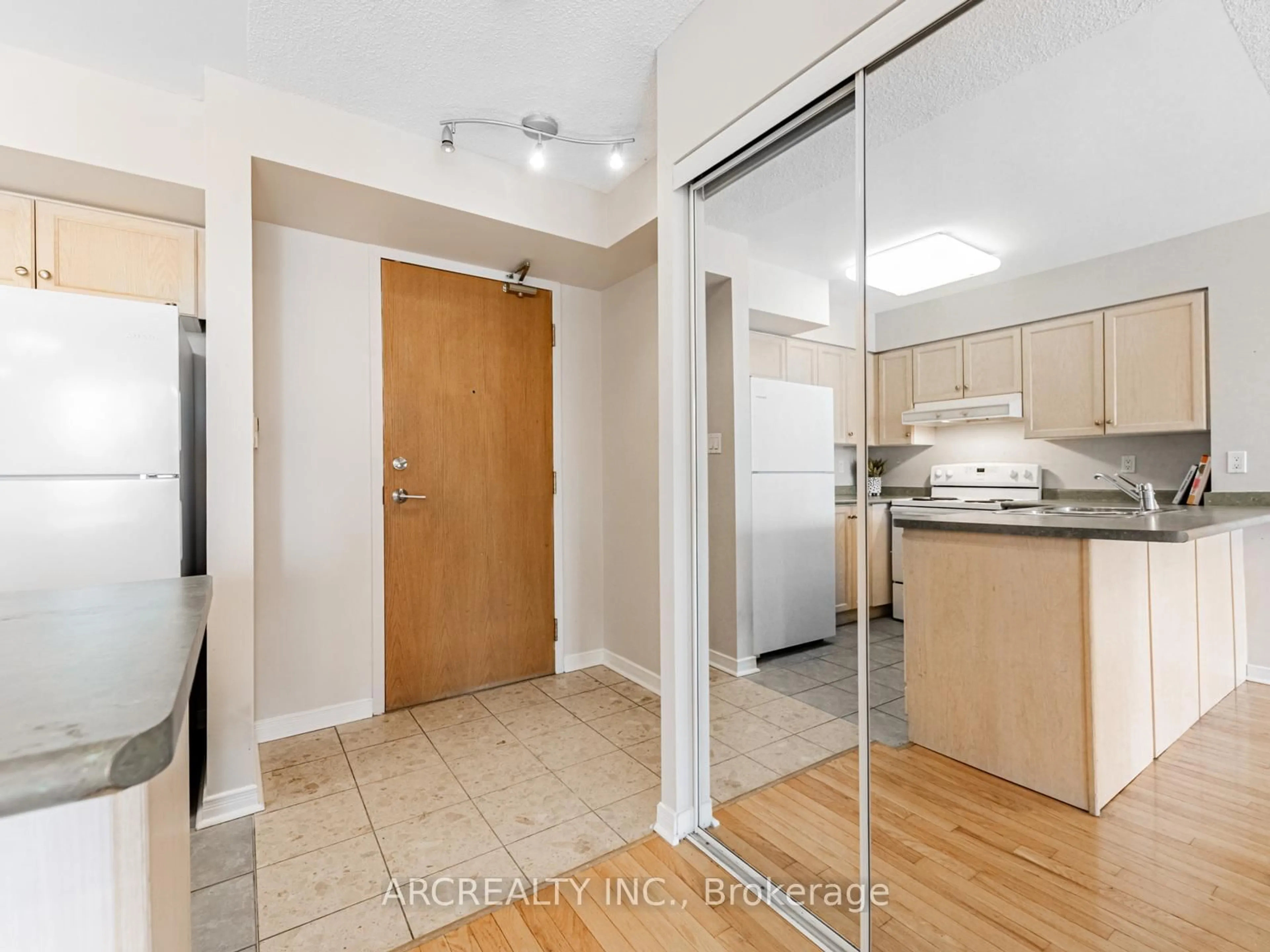 Unknown for 19 Northern Heights Dr #311, Richmond Hill Ontario L4B 4M4
