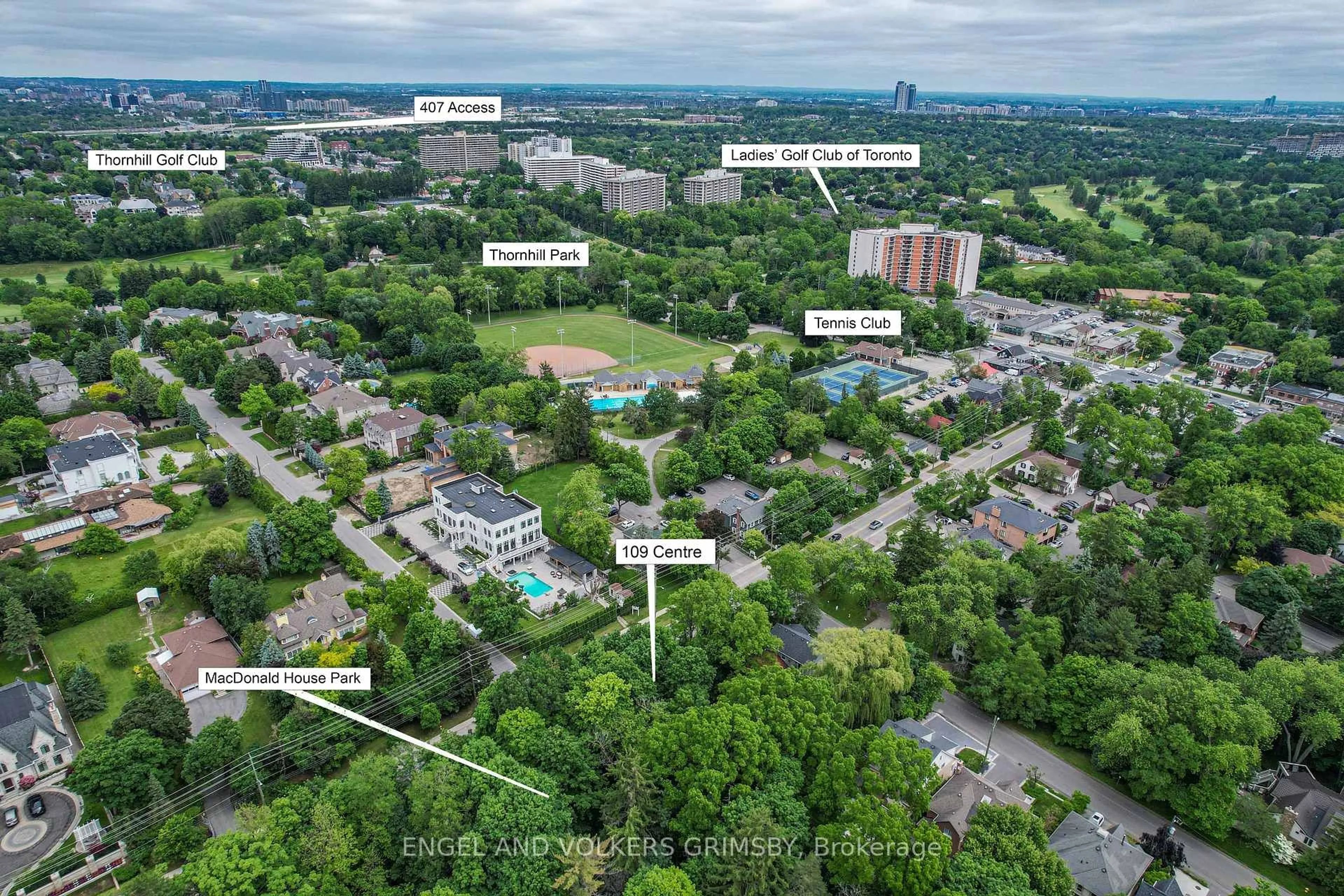 A pic from outside/outdoor area/front of a property/back of a property/a pic from drone, city buildings view from balcony for 109 Centre St, Vaughan Ontario L4J 1G3