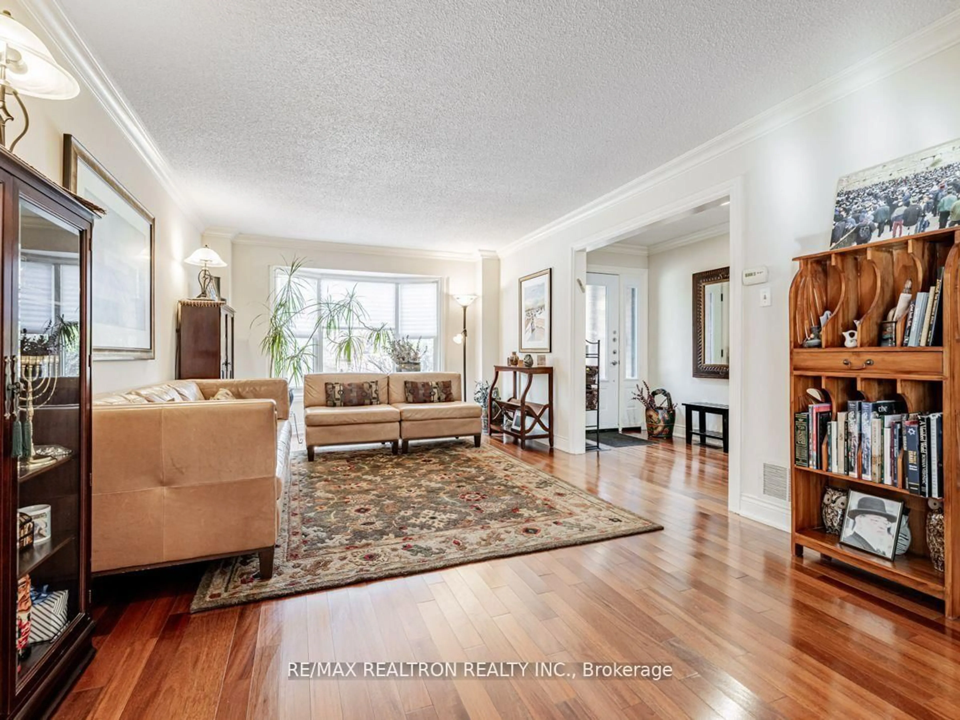 Living room with furniture, unknown for 209 Charles St, Vaughan Ontario L4J 3A2