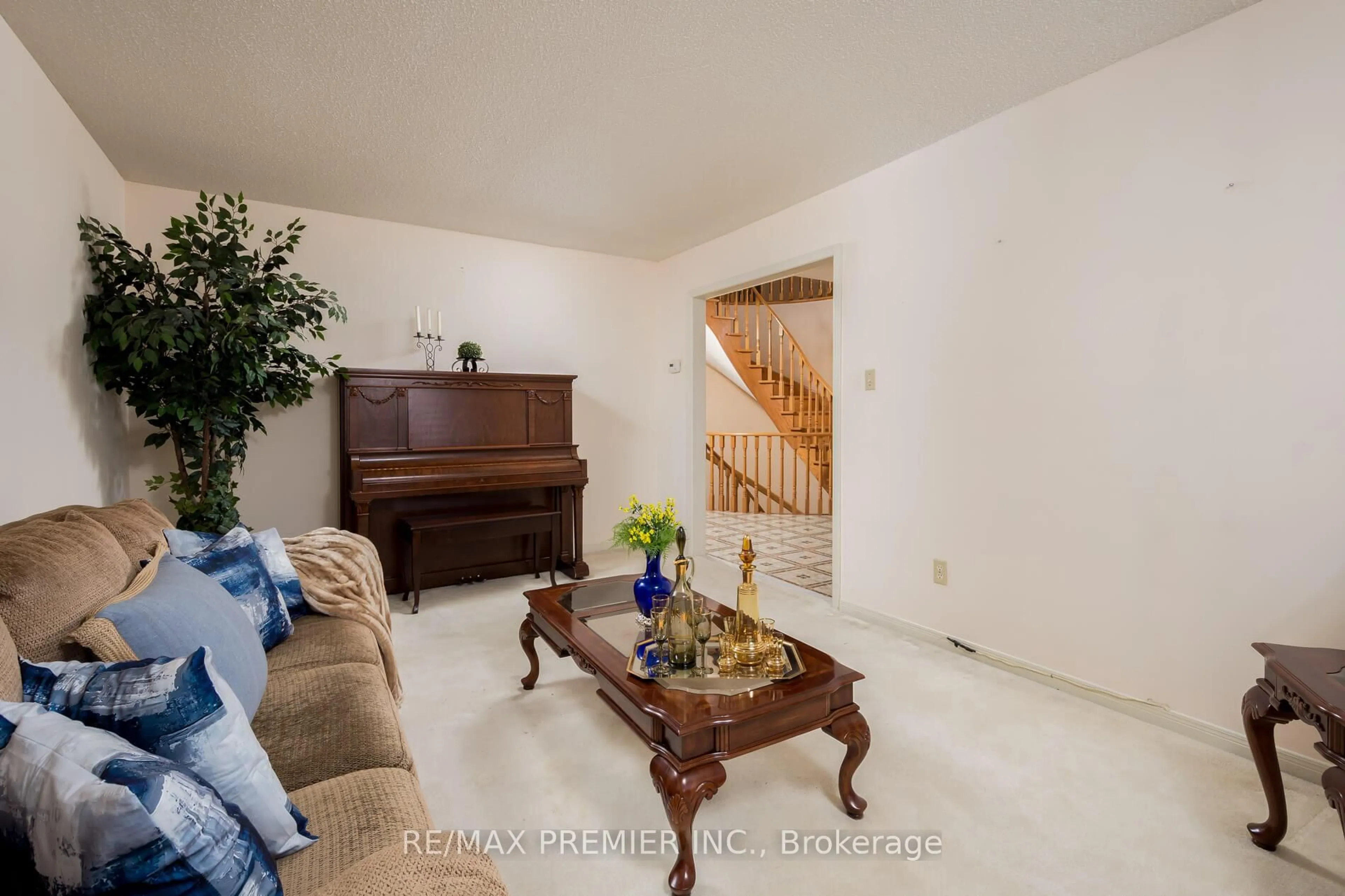 Living room with furniture, unknown for 67 Airdrie Dr, Vaughan Ontario L4L 1C7