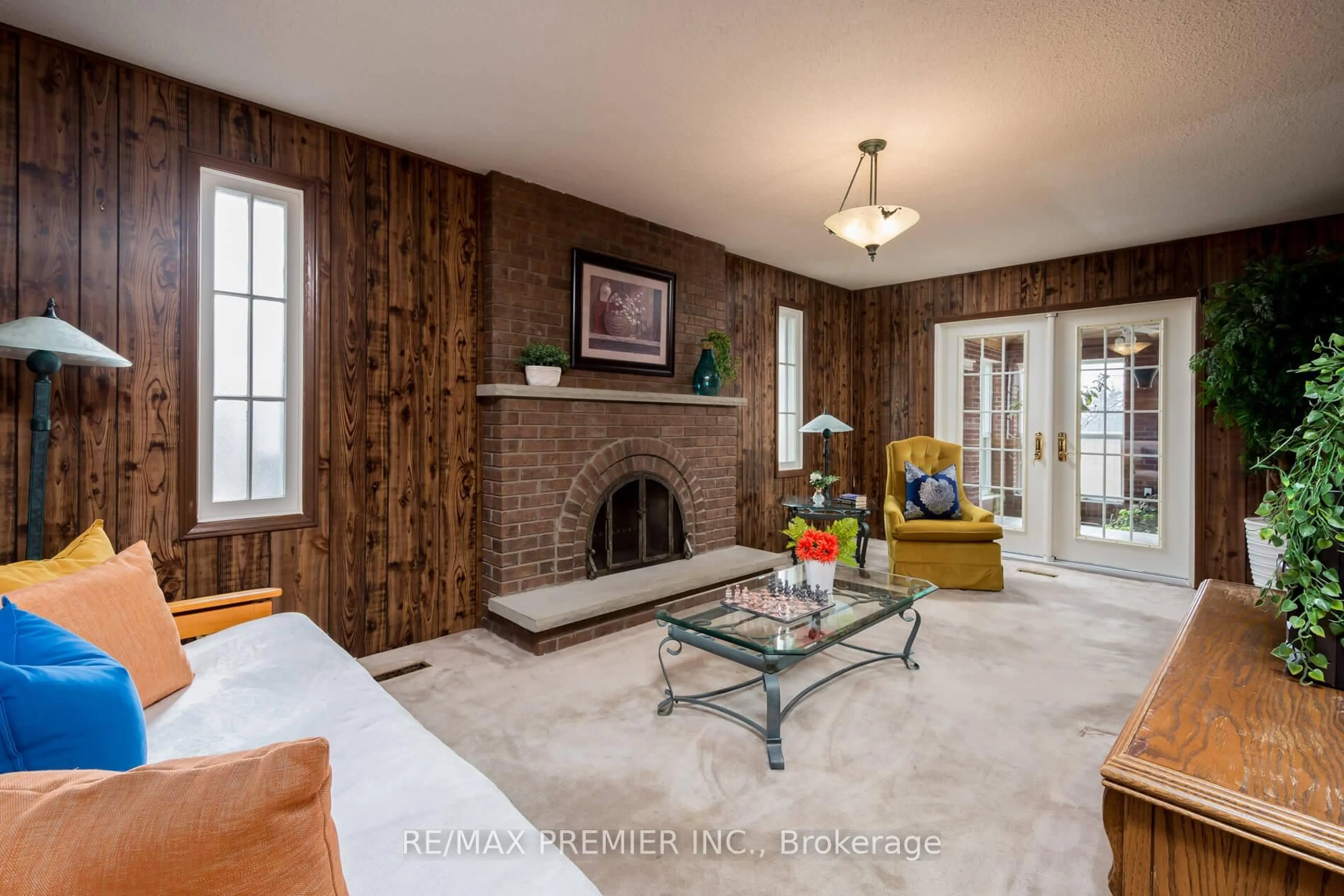 Living room with furniture, unknown for 67 Airdrie Dr, Vaughan Ontario L4L 1C7