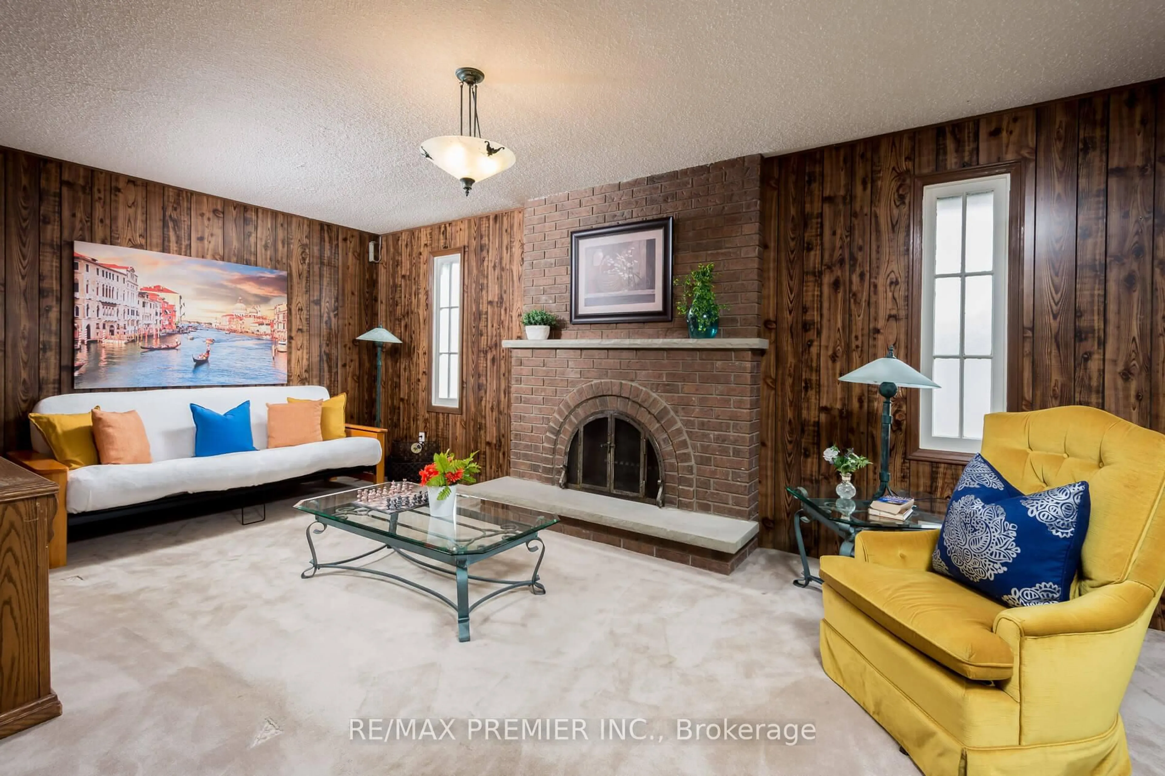 Living room with furniture, unknown for 67 Airdrie Dr, Vaughan Ontario L4L 1C7