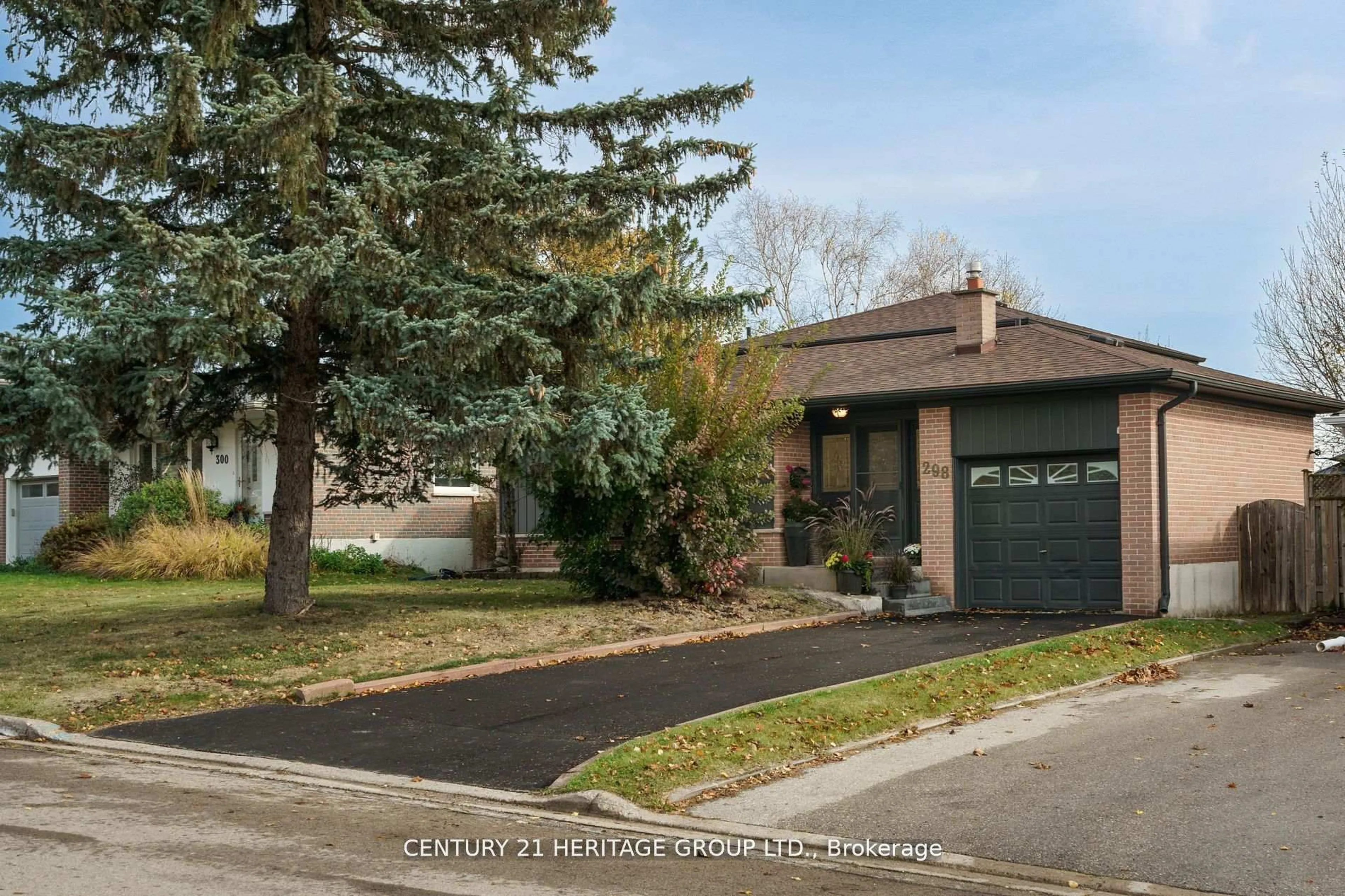 Home with brick exterior material, street for 298 Roywood Cres, Newmarket Ontario L3Y 1A5