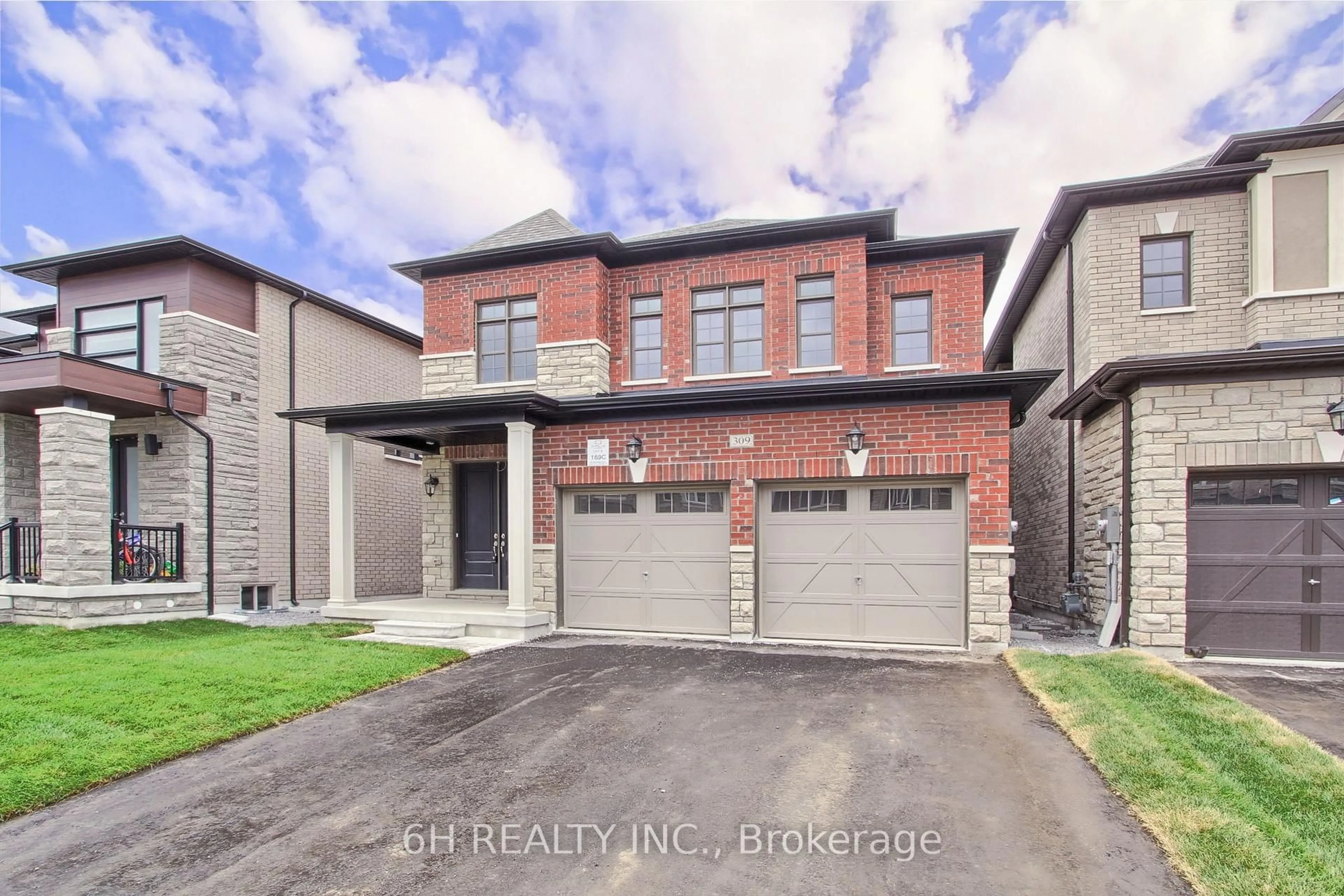 Home with brick exterior material, street for 309 Boundary Blvd, Whitchurch-Stouffville Ontario L4A 5E2