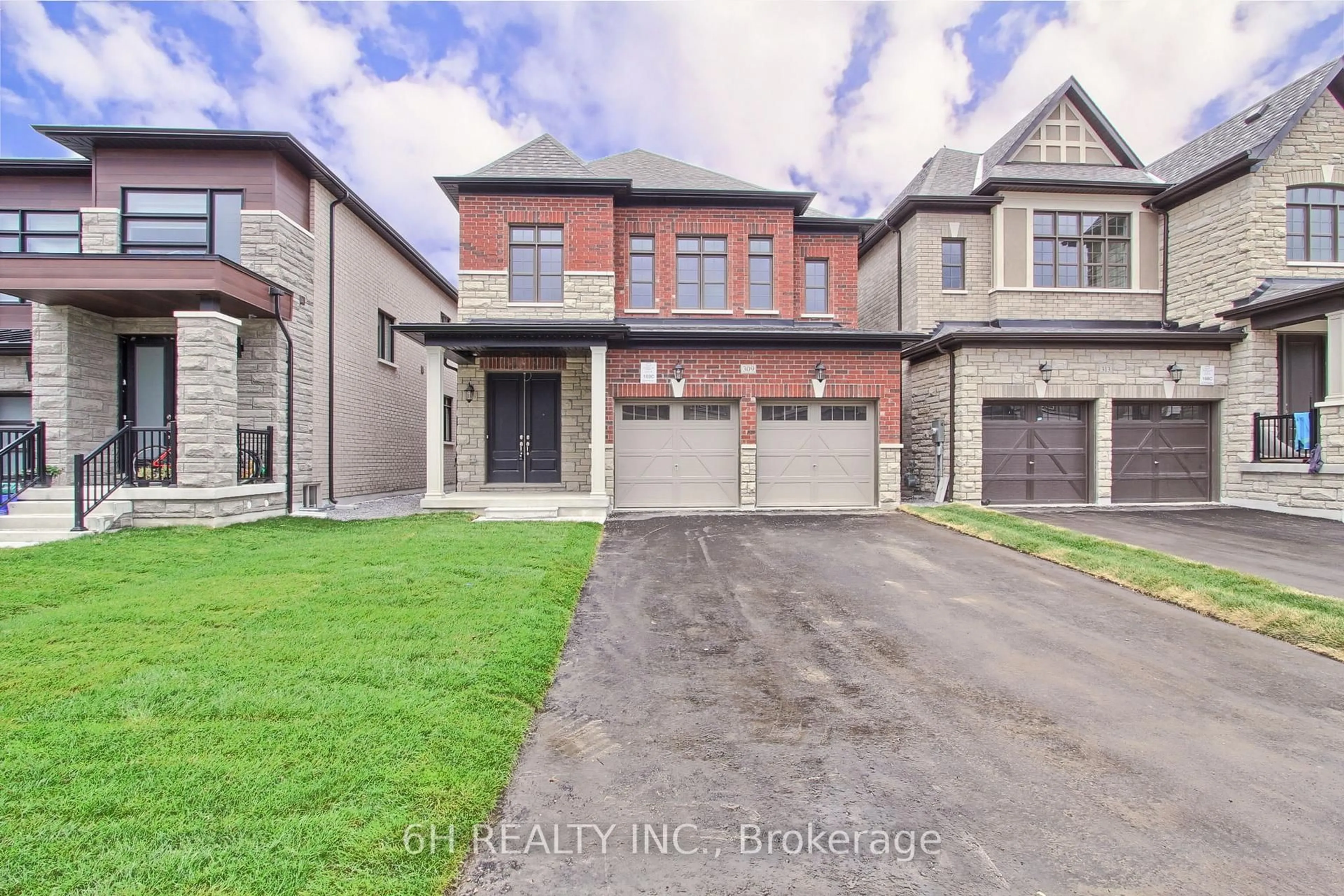 Home with brick exterior material, street for 309 Boundary Blvd, Whitchurch-Stouffville Ontario L4A 5E2
