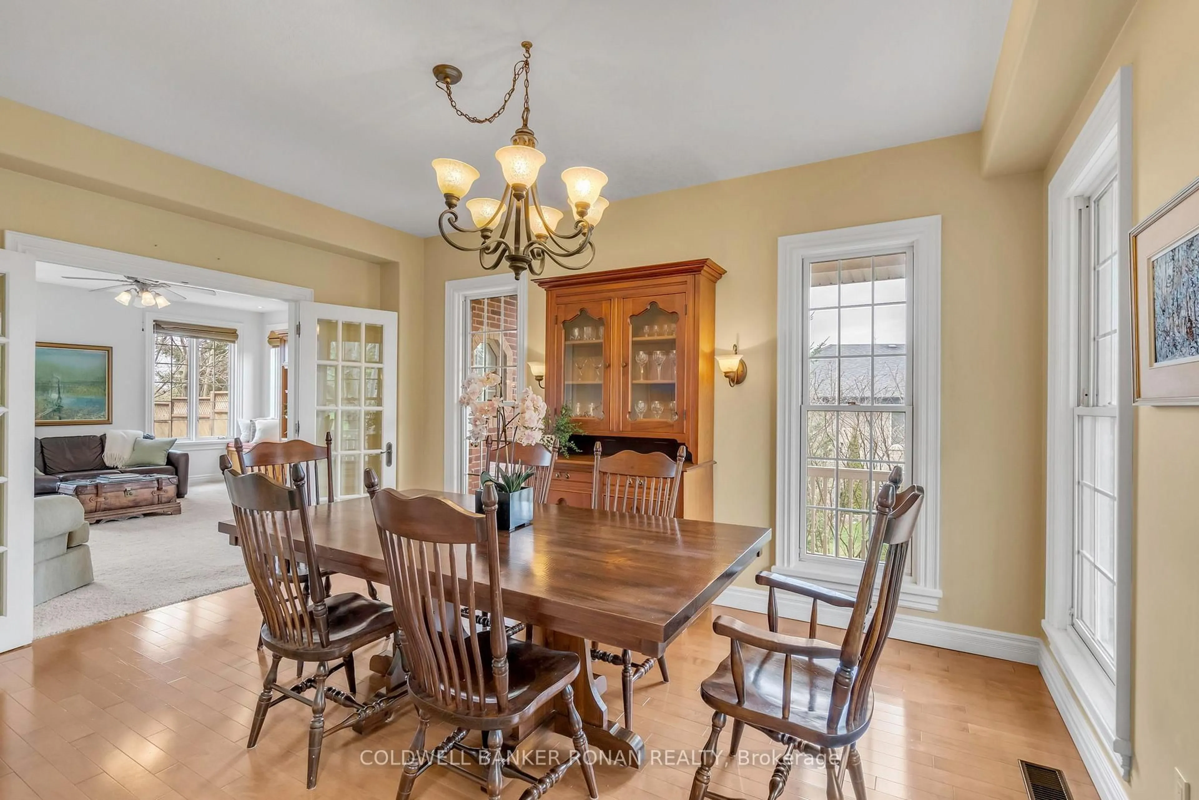 Dining room, unknown for 38 Tecumseth Heights Dr, New Tecumseth Ontario L0G 1W0