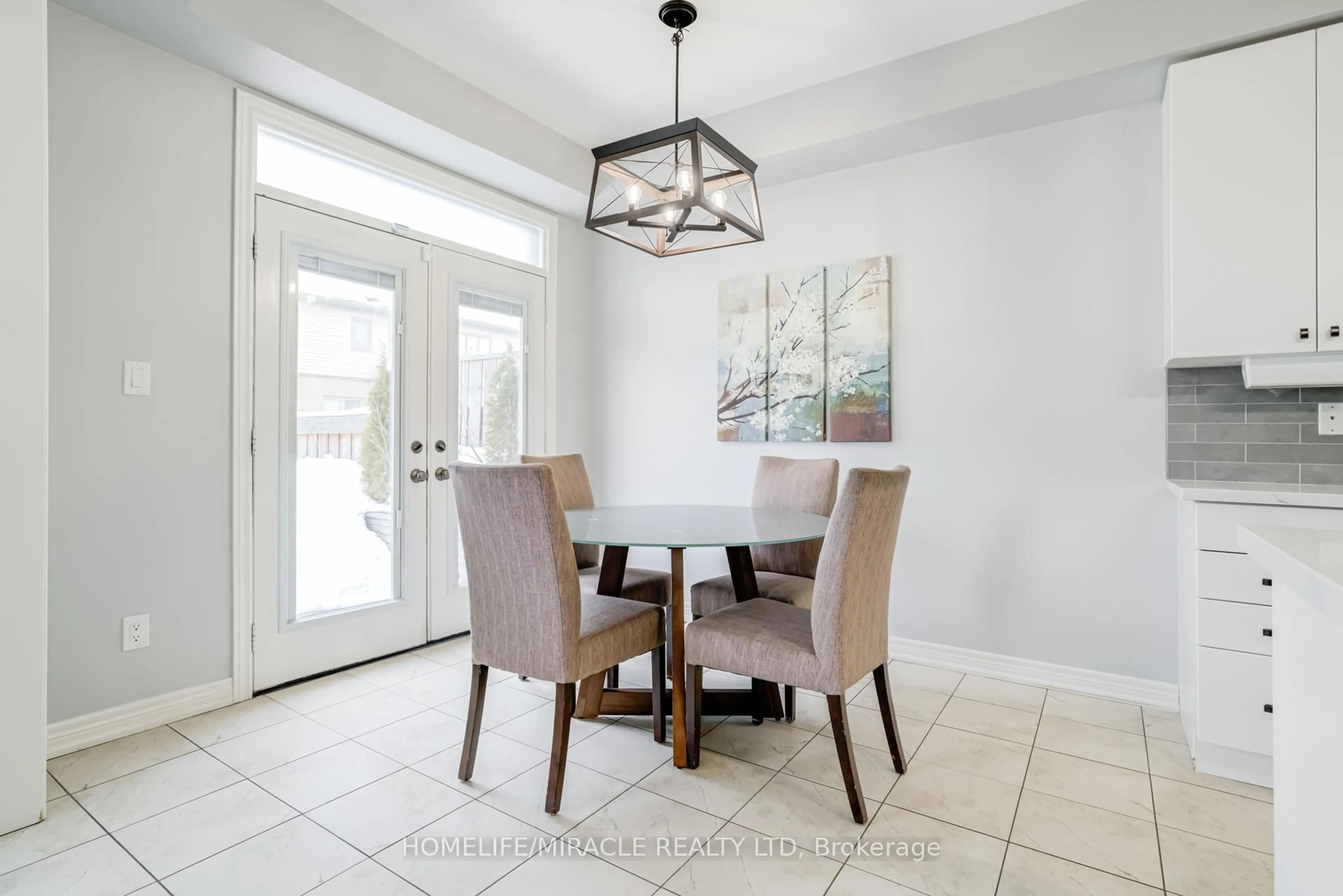 Dining room, ceramic/tile floor for 36 Hoard Ave, New Tecumseth Ontario L9R 0M3