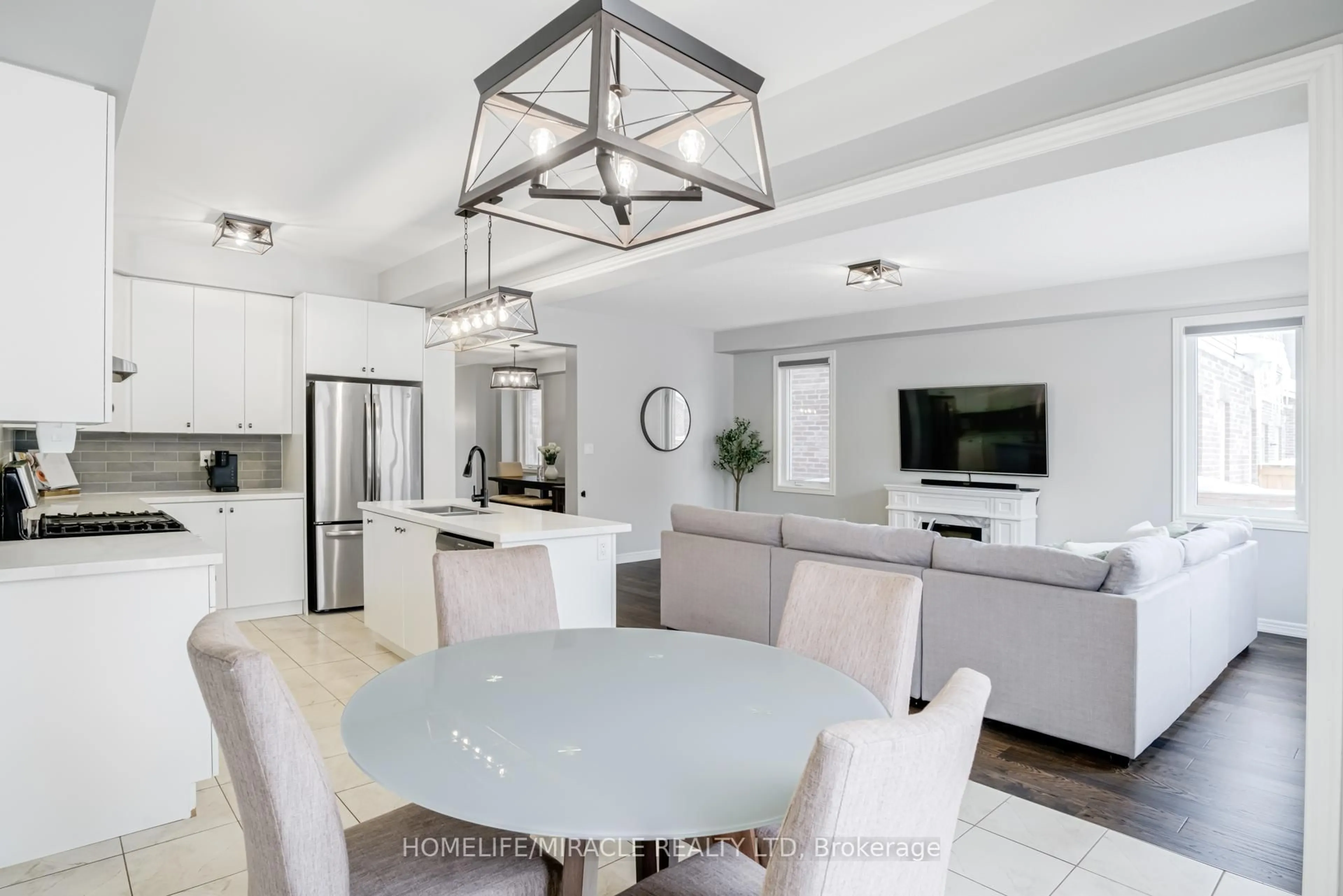 Open concept kitchen, ceramic/tile floor for 36 Hoard Ave, New Tecumseth Ontario L9R 0M3