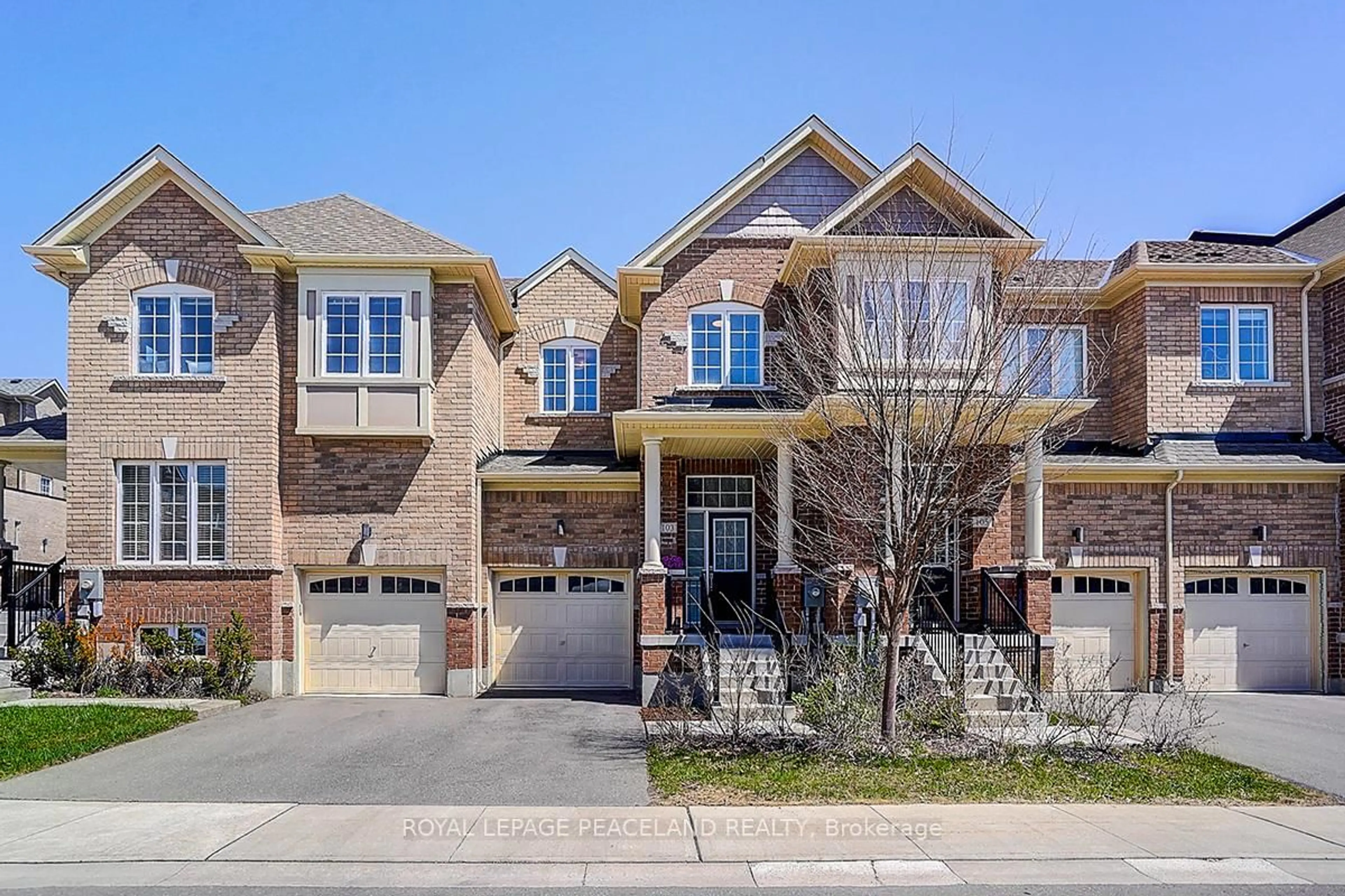 Home with brick exterior material, street for 103 Knott End Cres, Newmarket Ontario L3X 3A8