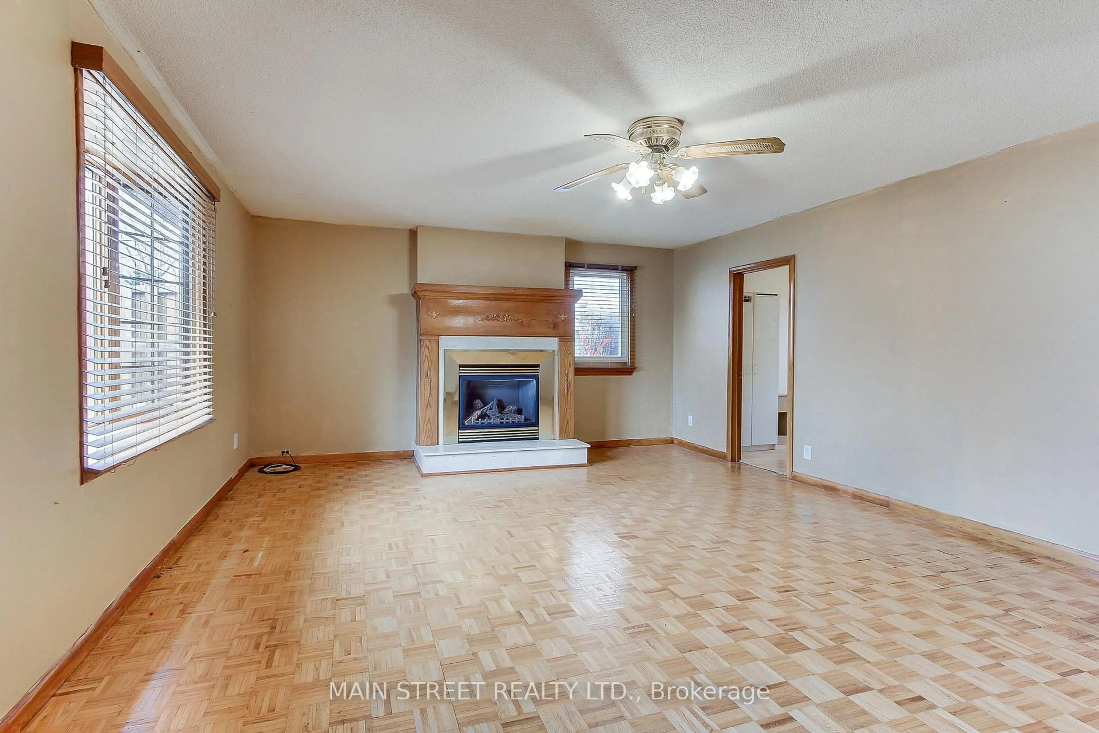 A pic of a room for 690 Hastings Ave, Innisfil Ontario L9S 1Z3