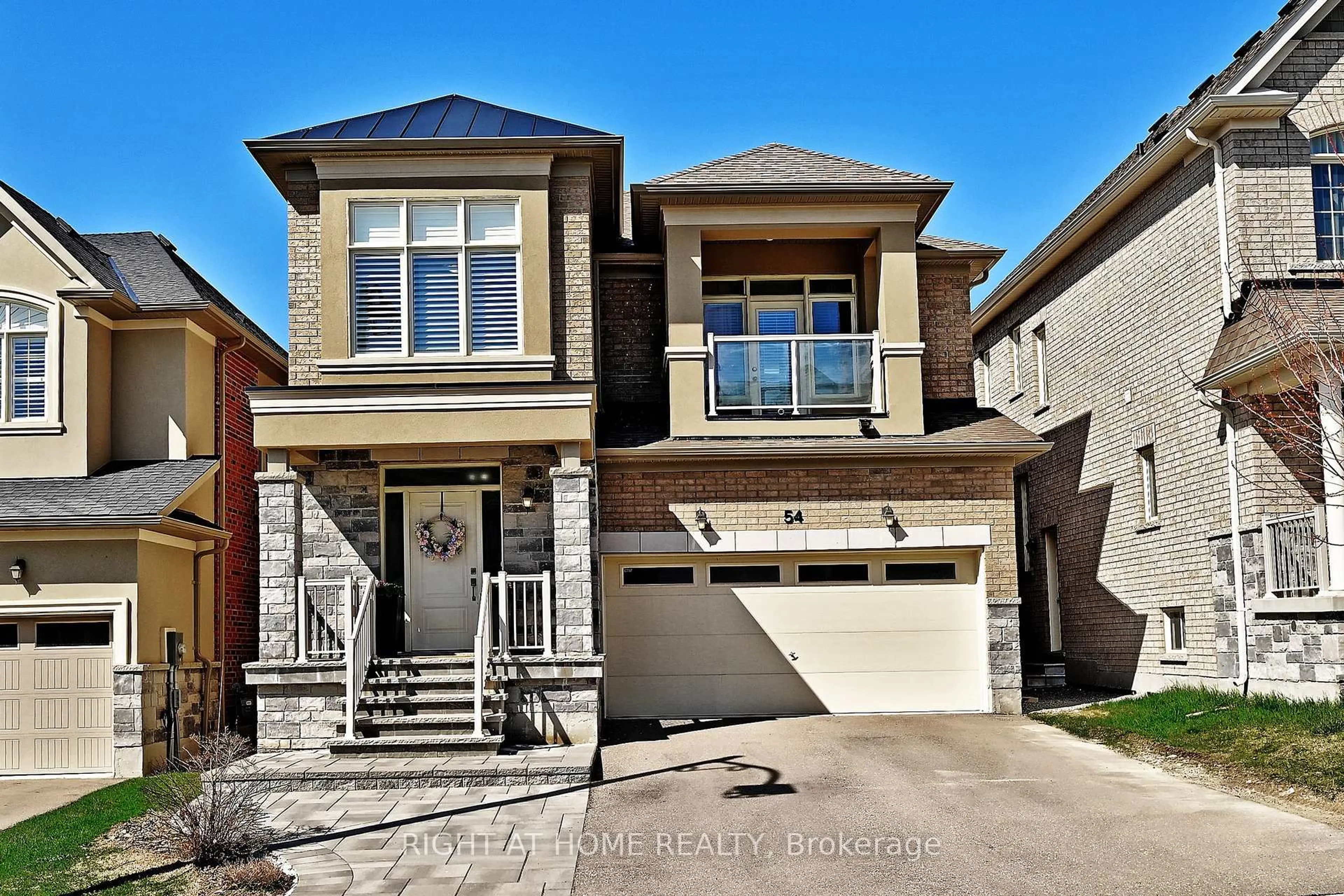 Home with brick exterior material, street for 54 Blazing Star St, East Gwillimbury Ontario L9N 0S1