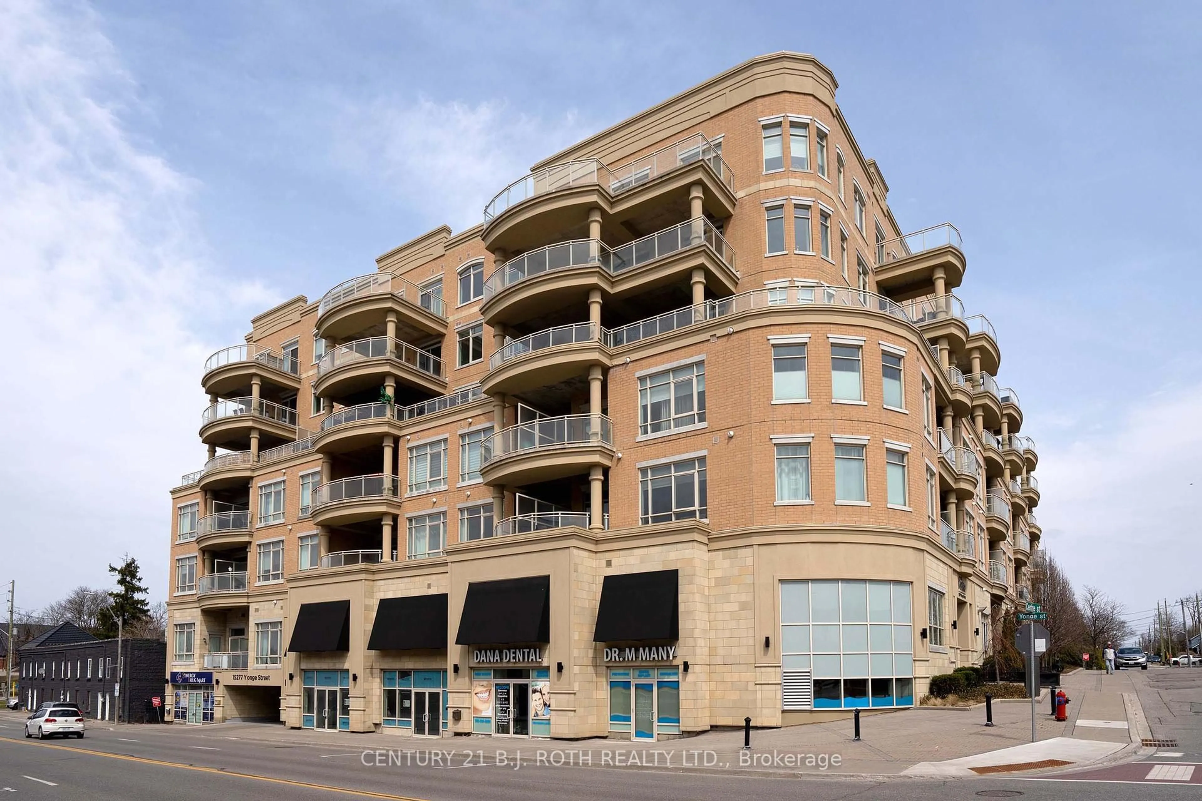 Unknown for 15277 Yonge St #313, Aurora Ontario L4G 1Y3