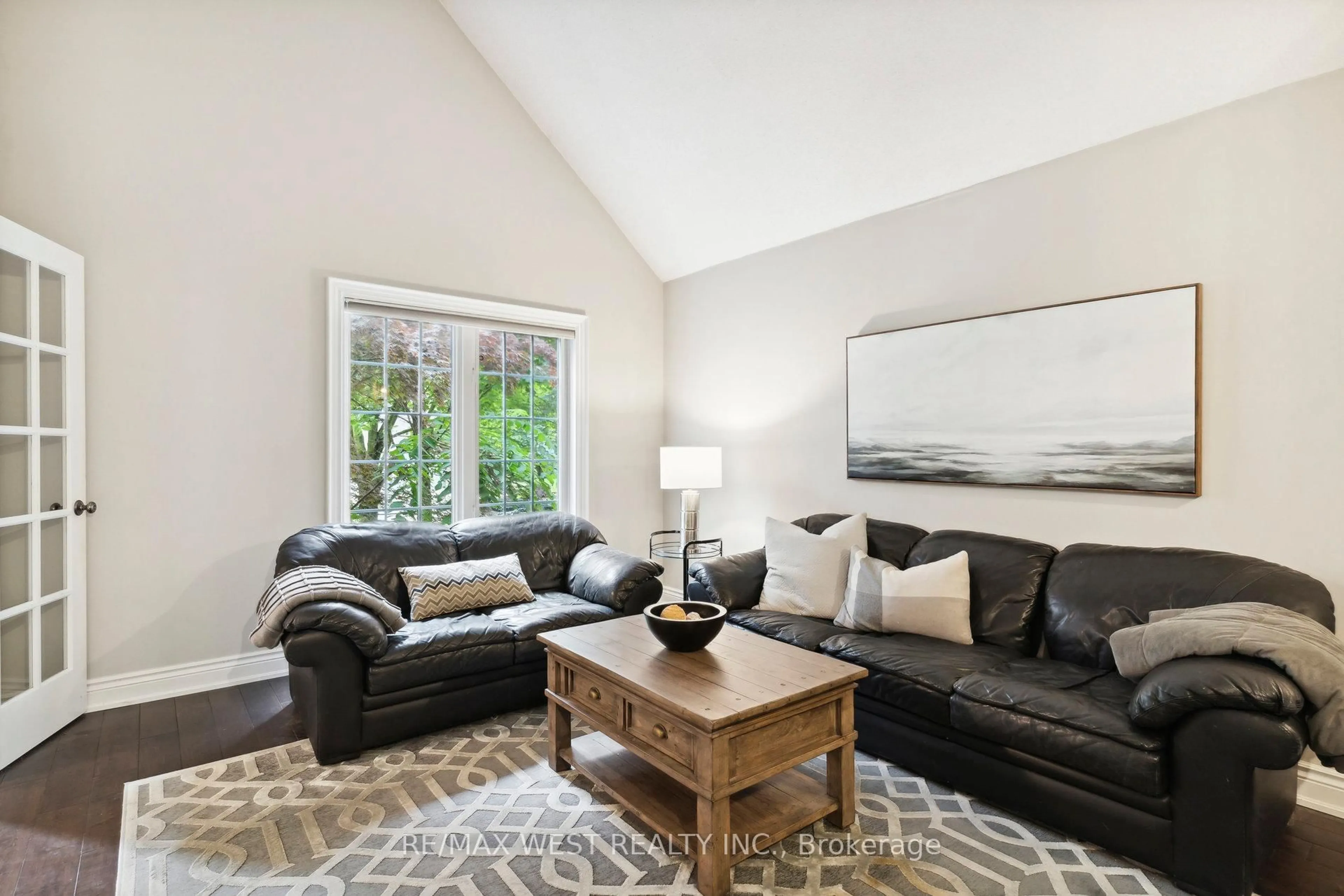 Living room with furniture, unknown for 18 Harrowsmith Pl, Richmond Hill Ontario L4E 2J9