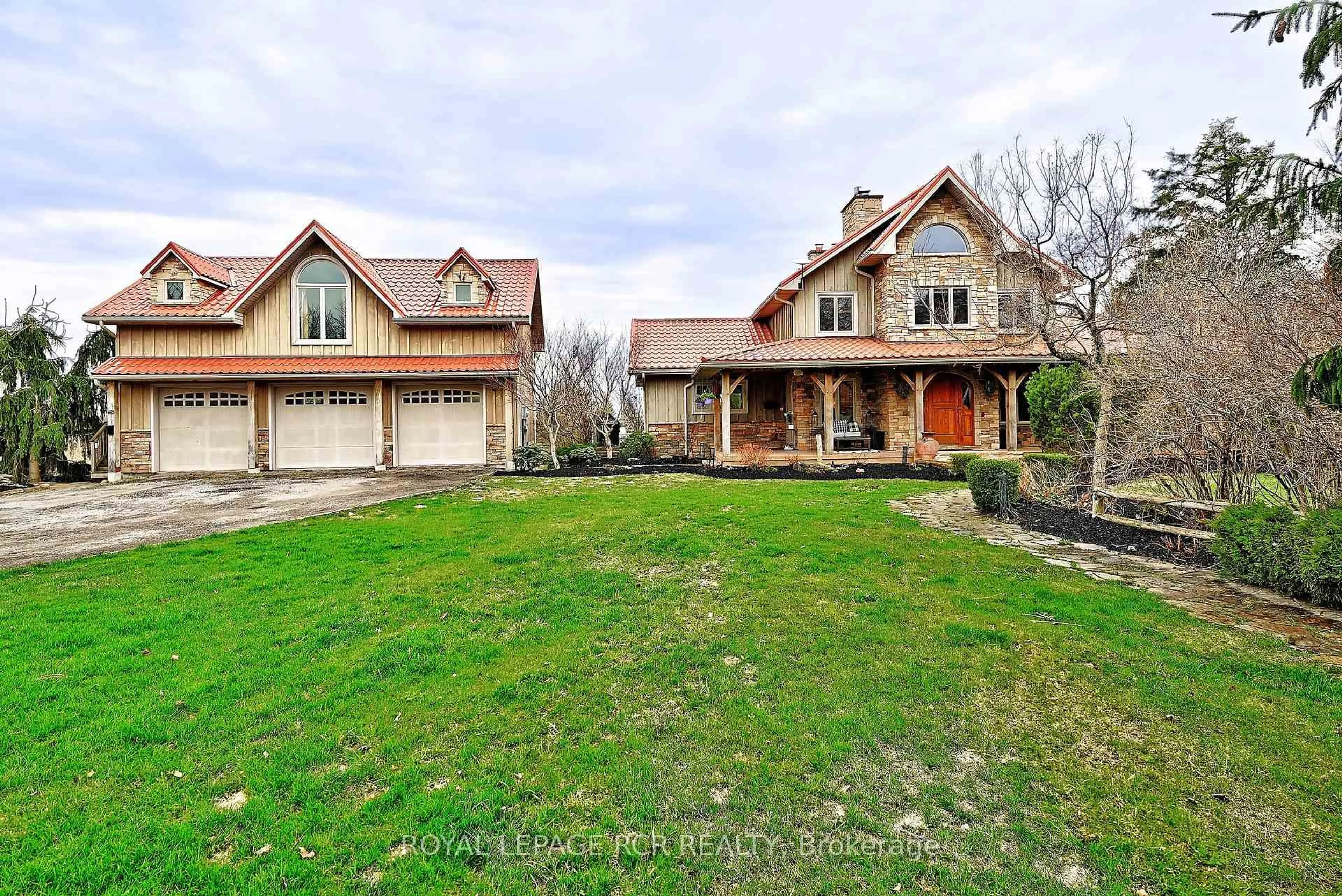 A pic from outside/outdoor area/front of a property/back of a property/a pic from drone, unknown for 3327 9th Line, Bradford West Gwillimbury Ontario L3Z 3S4