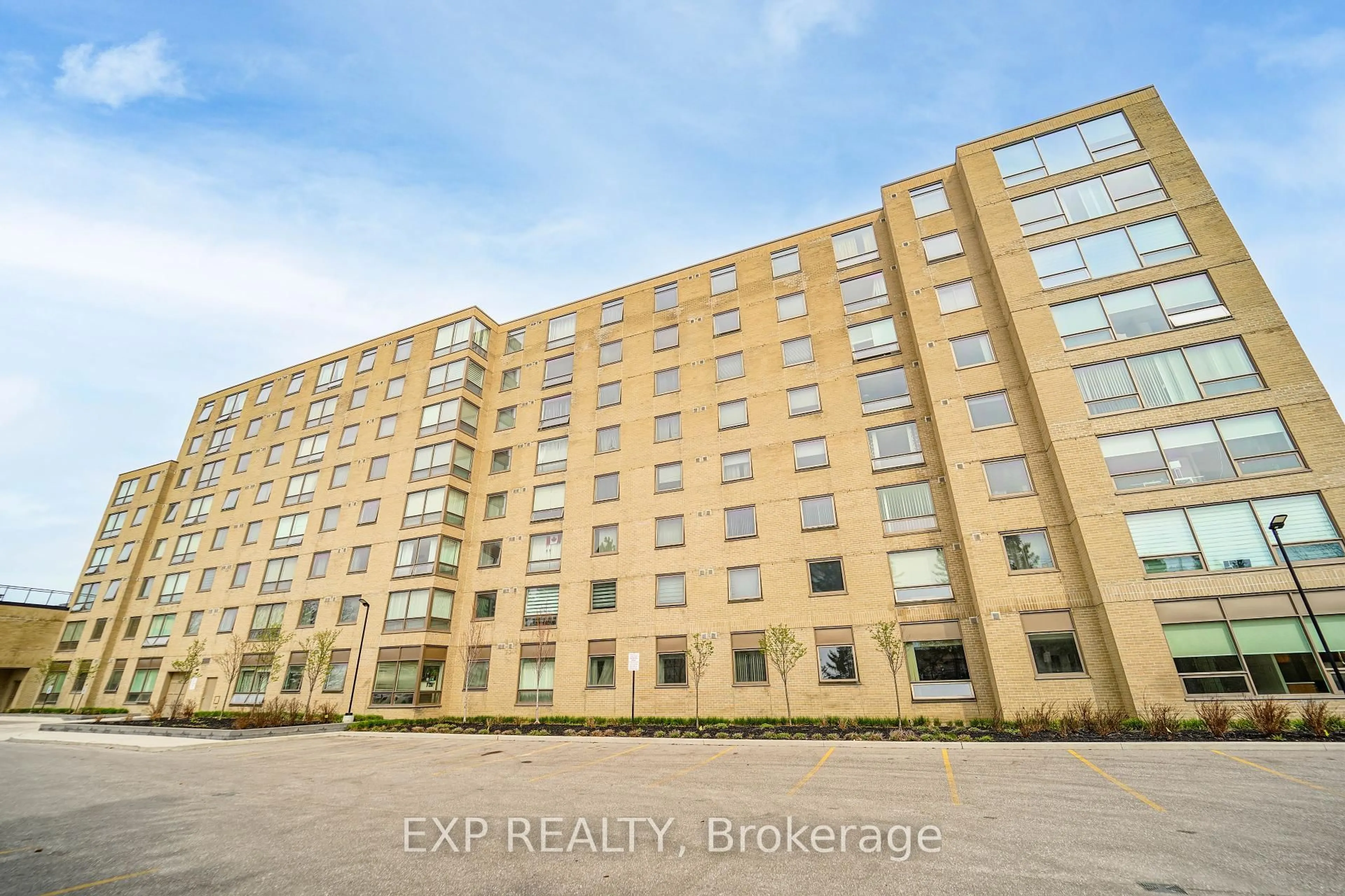 A pic from outside/outdoor area/front of a property/back of a property/a pic from drone, building for 326 Major Mackenzie Dr #504, Richmond Hill Ontario L4C 8T4