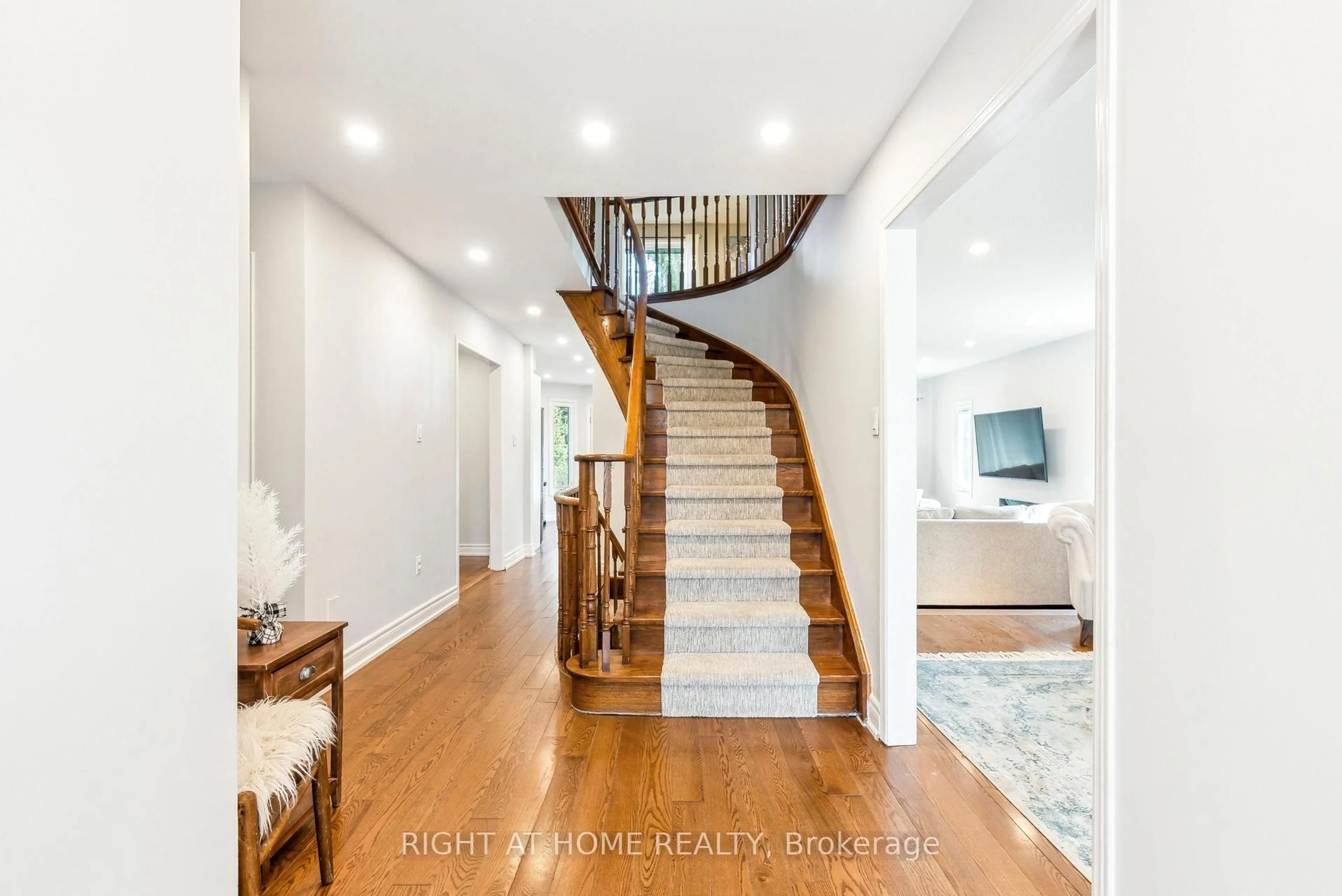 Unknown for 6665 Main St, Whitchurch-Stouffville Ontario L4A 6B3