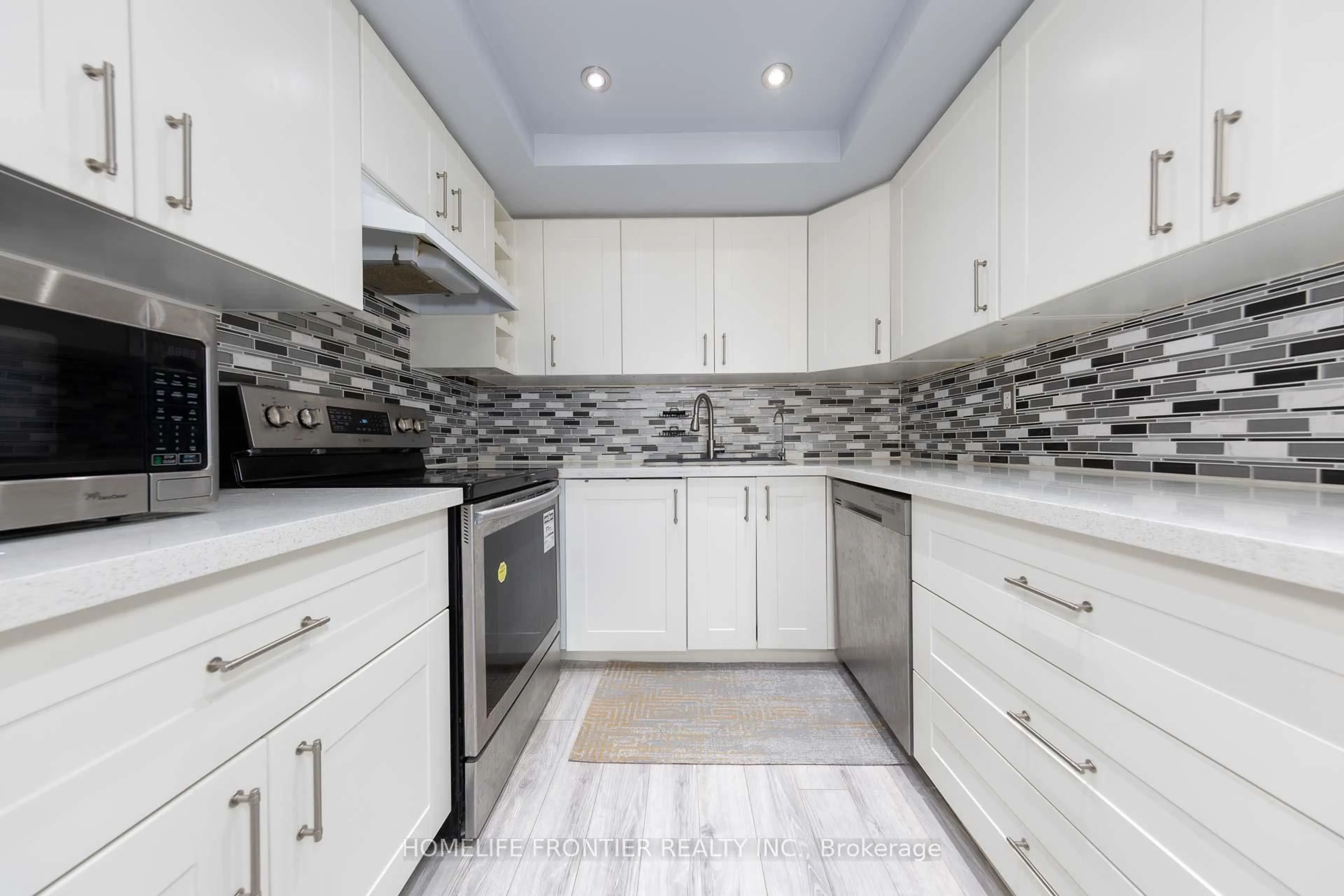 Contemporary kitchen, ceramic/tile floor for 20 Baif Blvd #704, Richmond Hill Ontario L4C 8T1